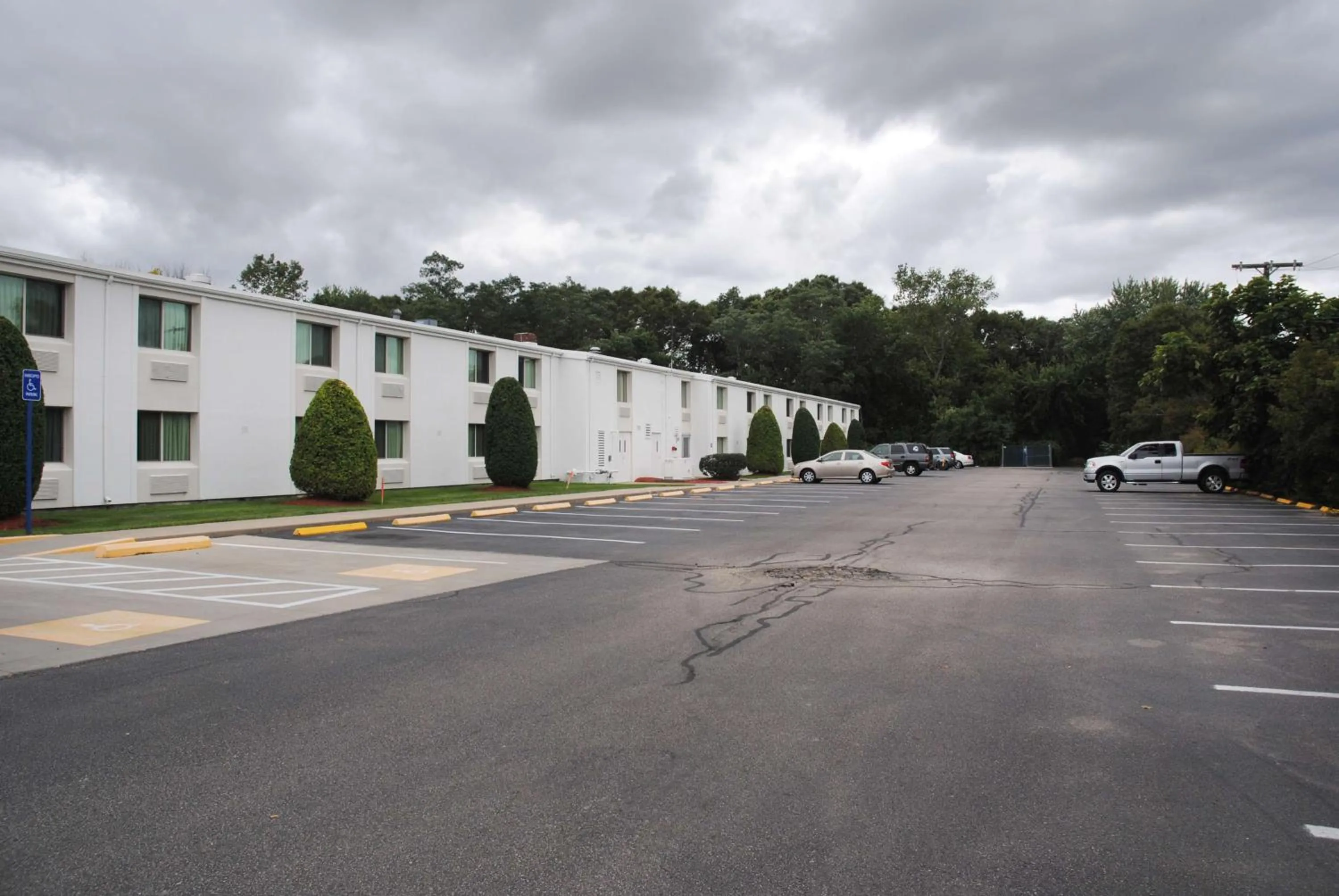 Property building in Motel 6-Seekonk, MA - Providence East