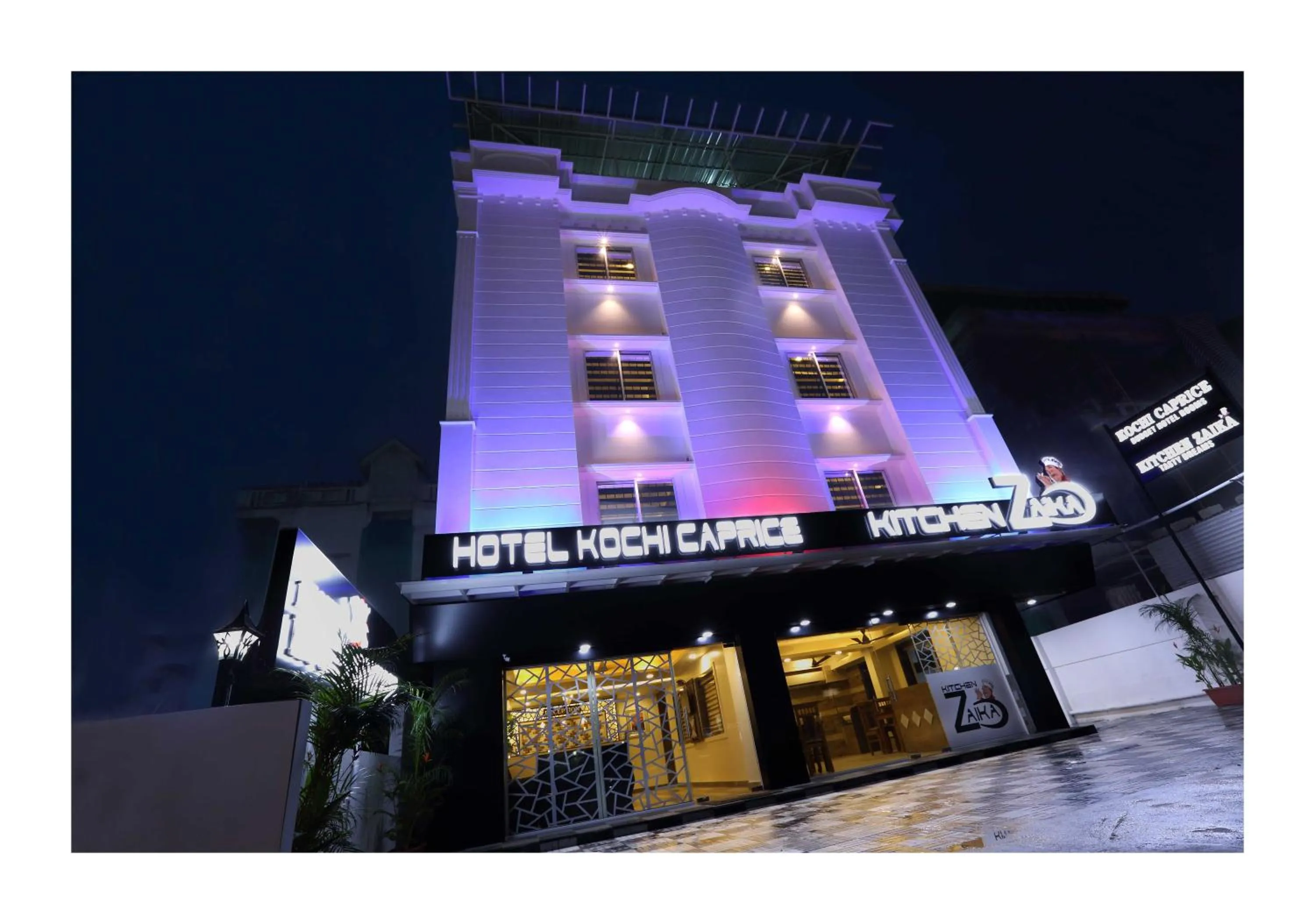 Property building in Hotel Kochi Caprice