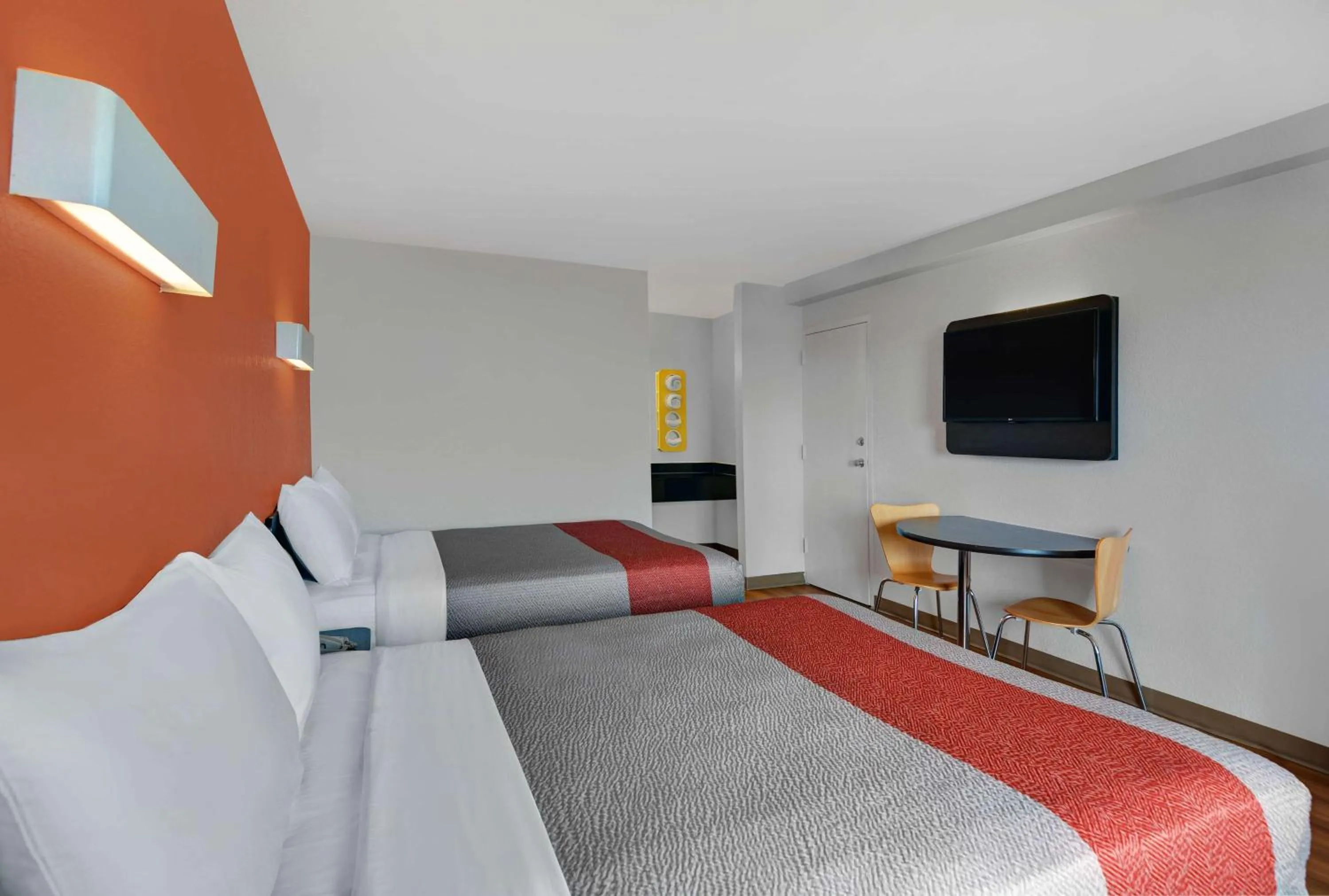 Bed in Motel 6-Cutler Bay, FL