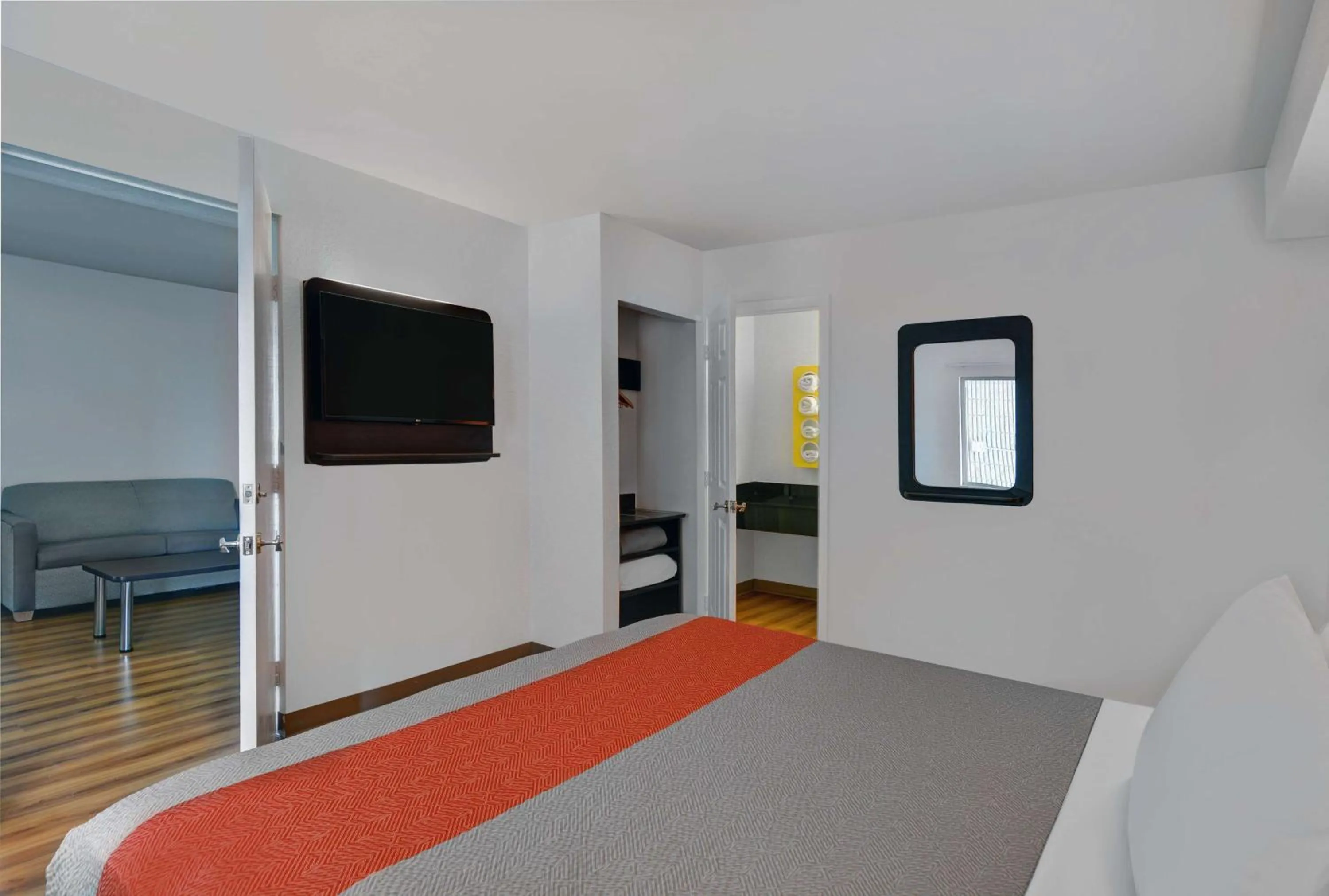 Bed in Motel 6-Cutler Bay, FL