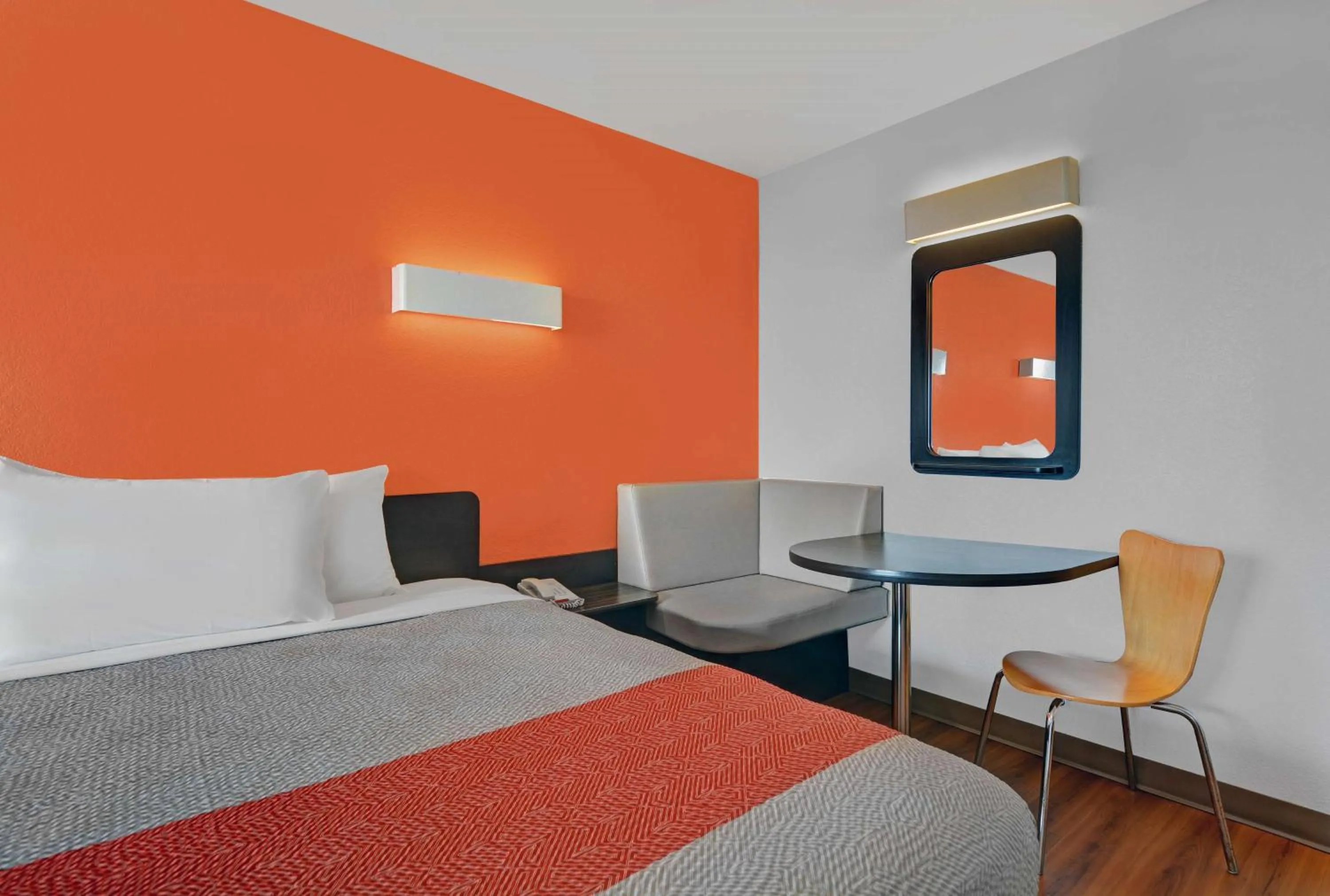 Bed in Motel 6-Cutler Bay, FL