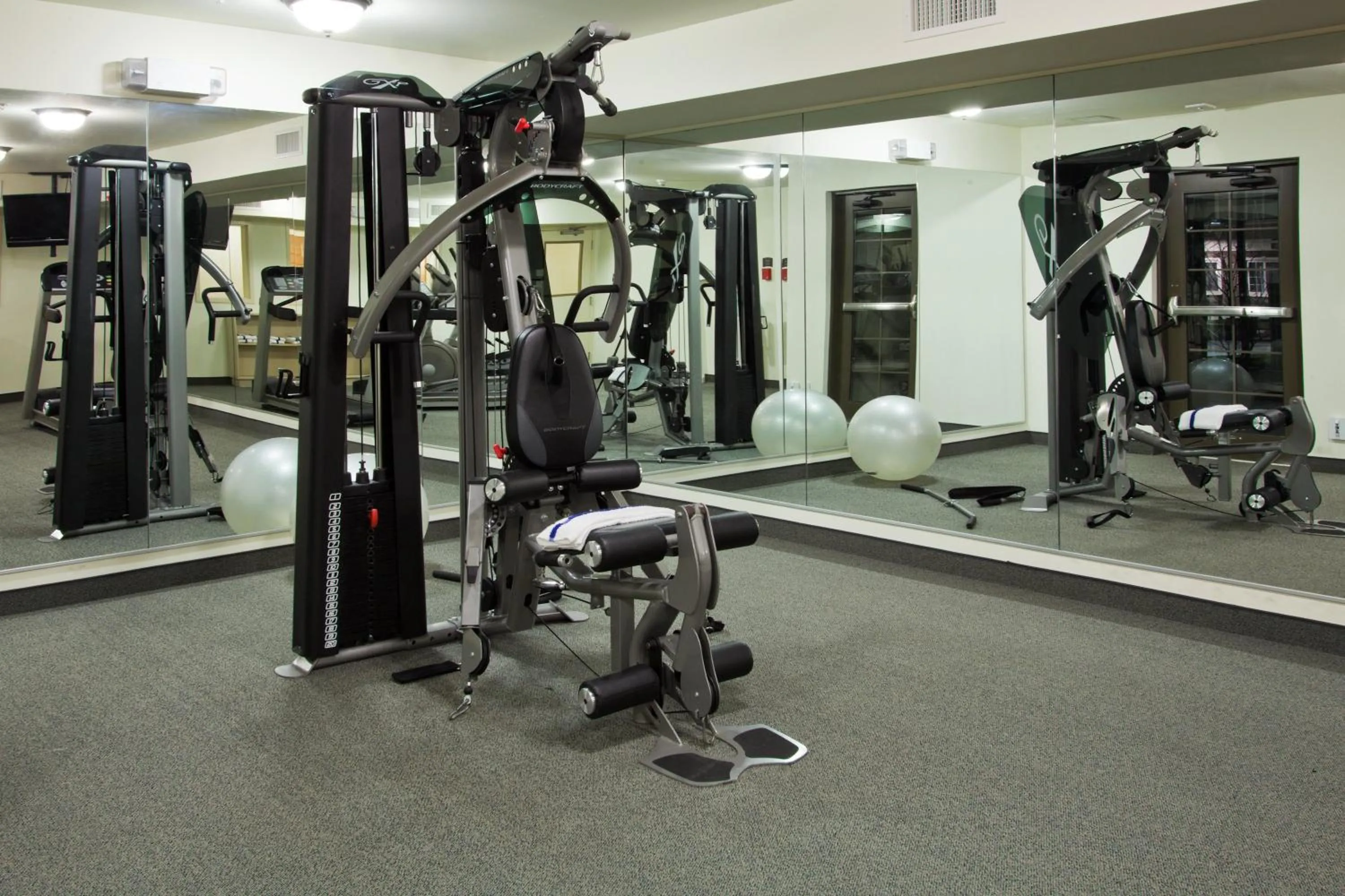 Fitness centre/facilities in Staybridge Suites Fort Wayne by IHG
