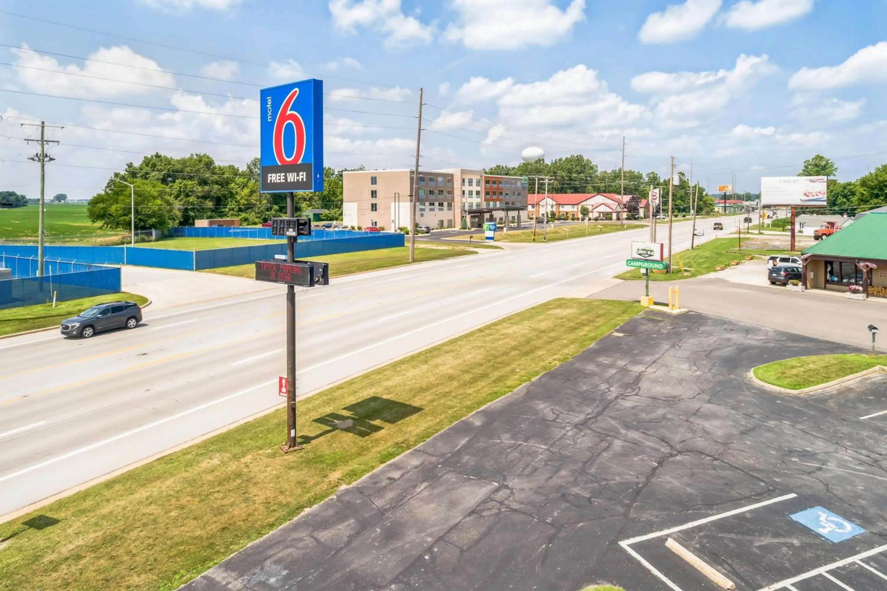 Property building in Motel 6-Milan, OH - Sandusky