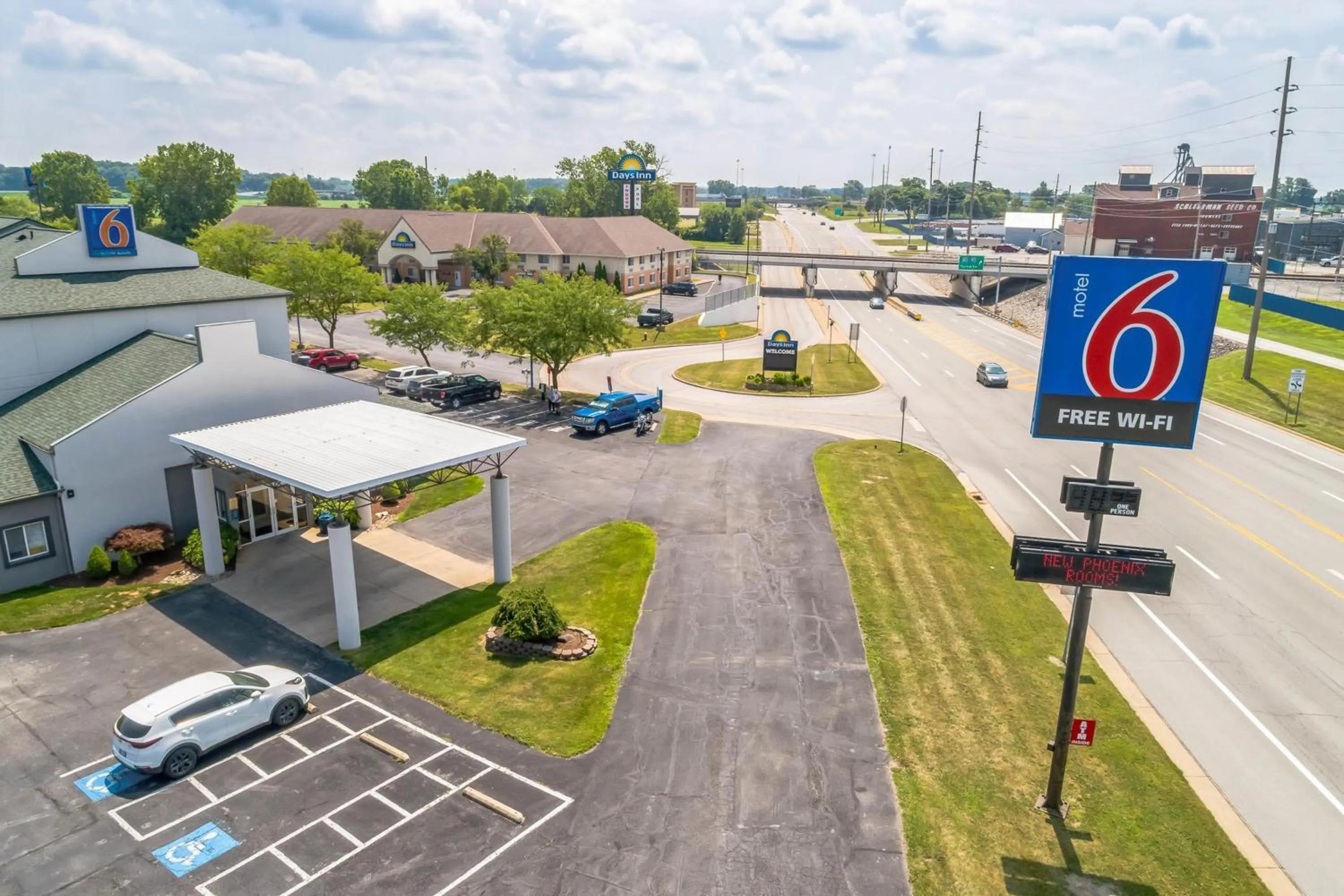 Property building in Motel 6-Milan, OH - Sandusky