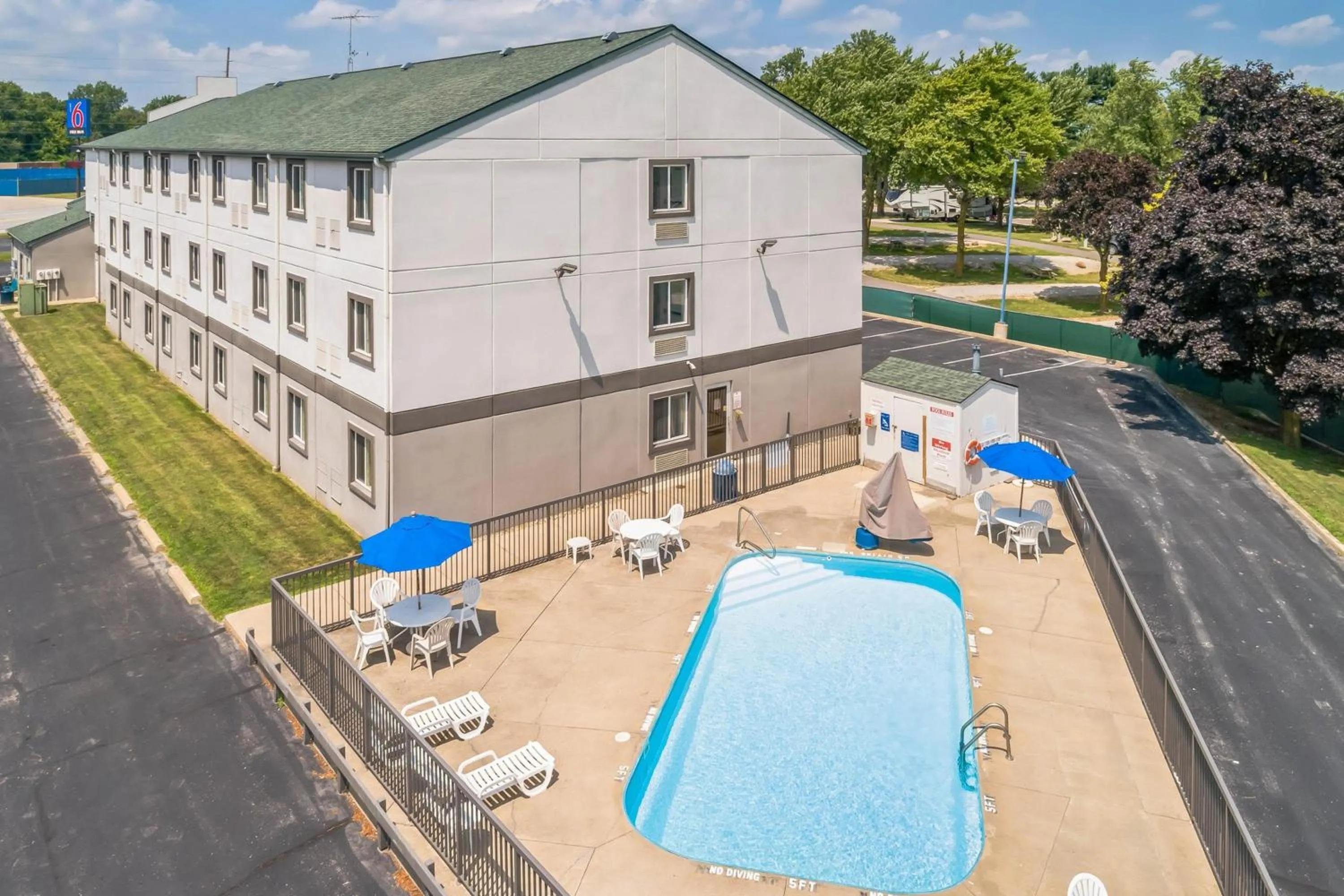 Property building in Motel 6-Milan, OH - Sandusky