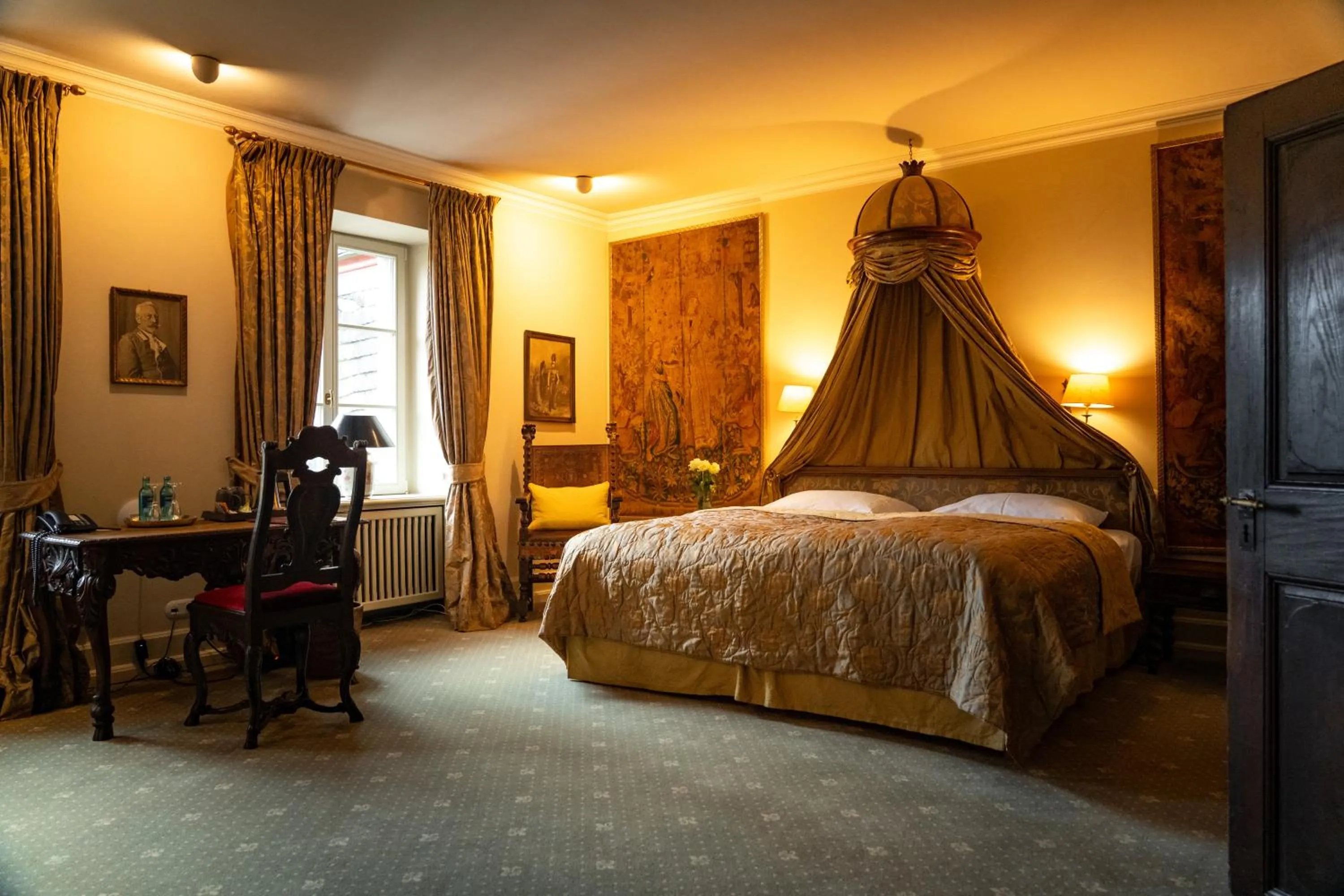 Bed in Schloss Auel Boutique Hotel & Design Golf Lodge
