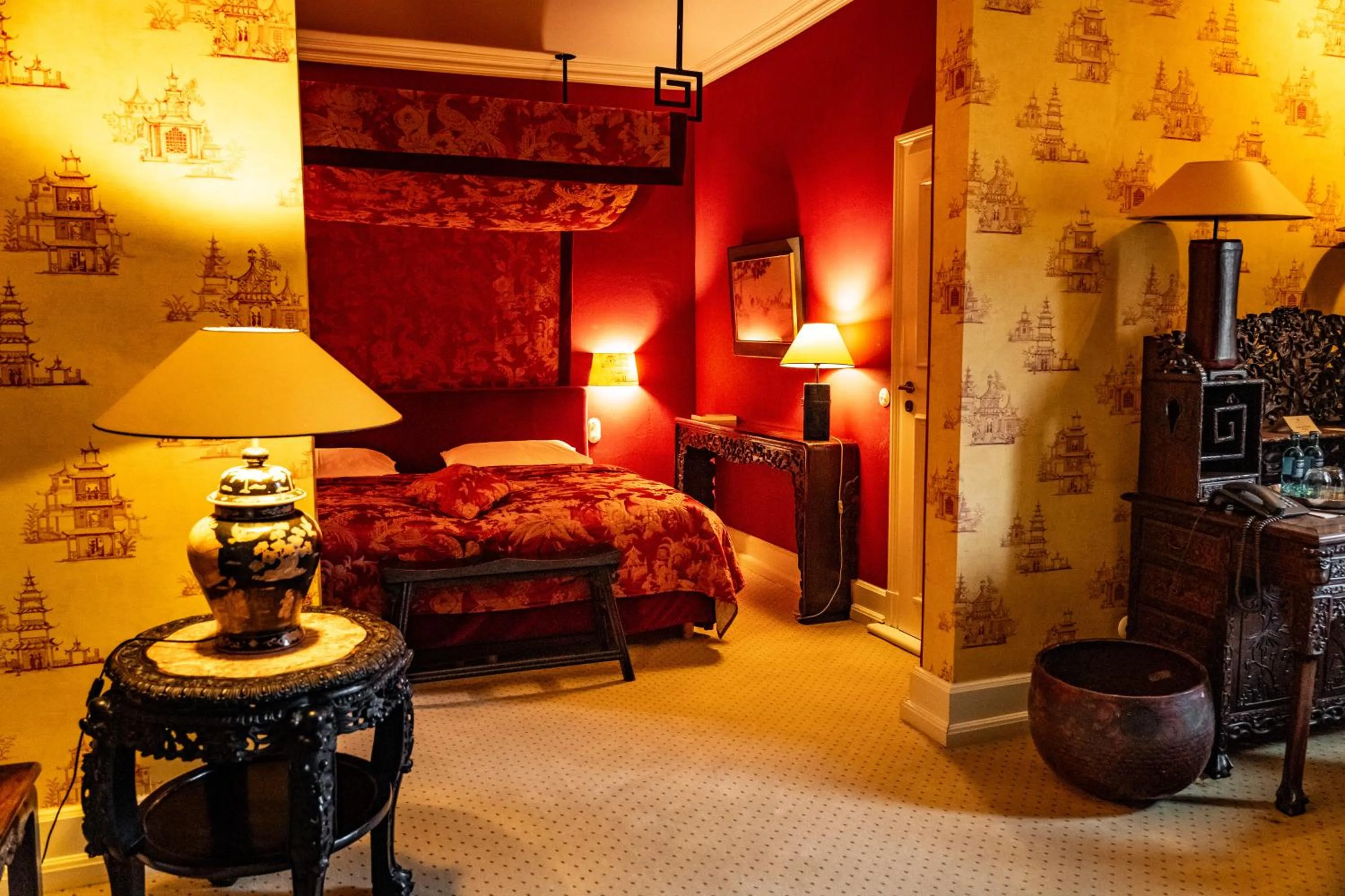 Bed in Schloss Auel Boutique Hotel & Design Golf Lodge