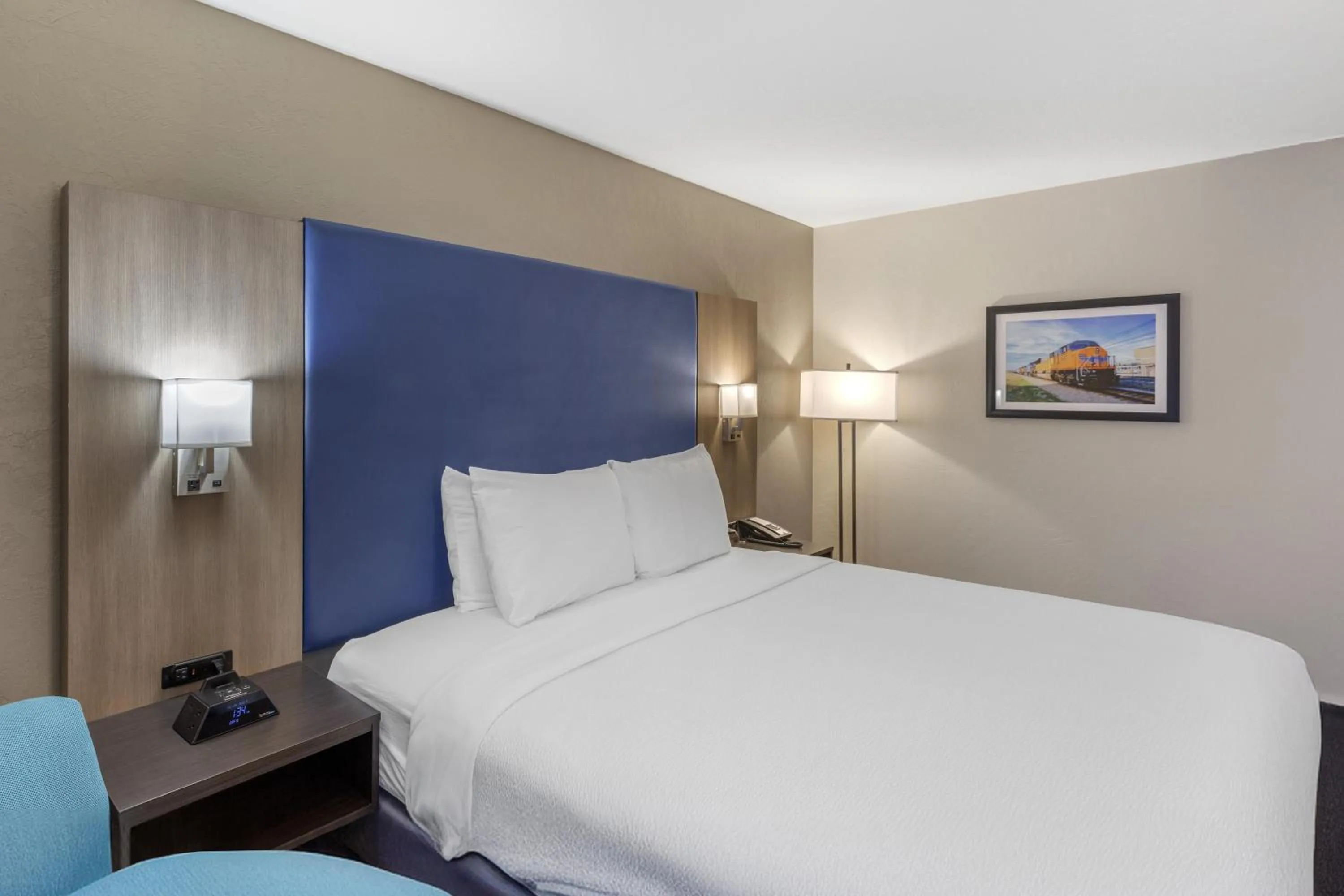 Bedroom, Bed in SureStay Plus Hotel by Best Western Price
