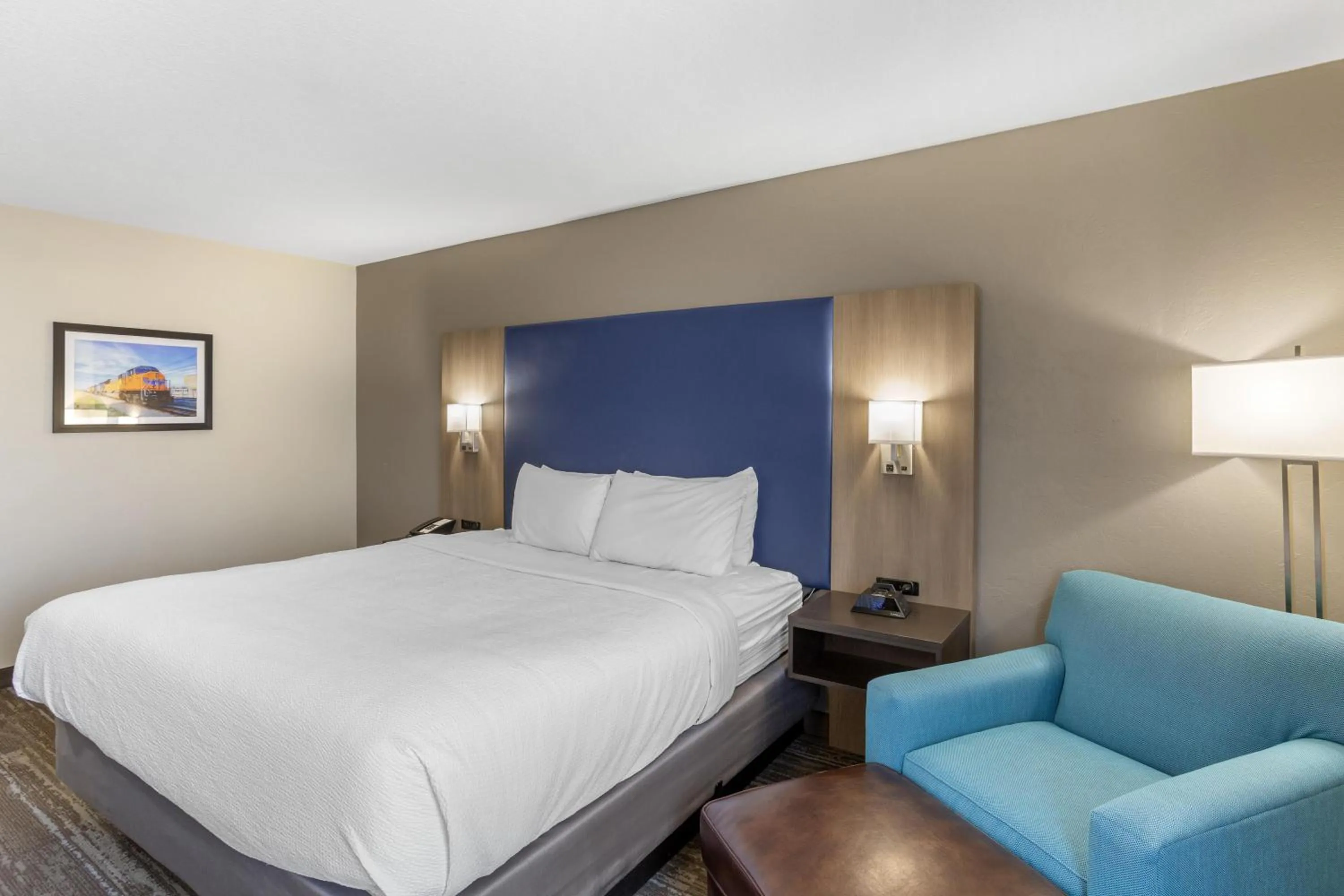 Bedroom, Bed in SureStay Plus Hotel by Best Western Price
