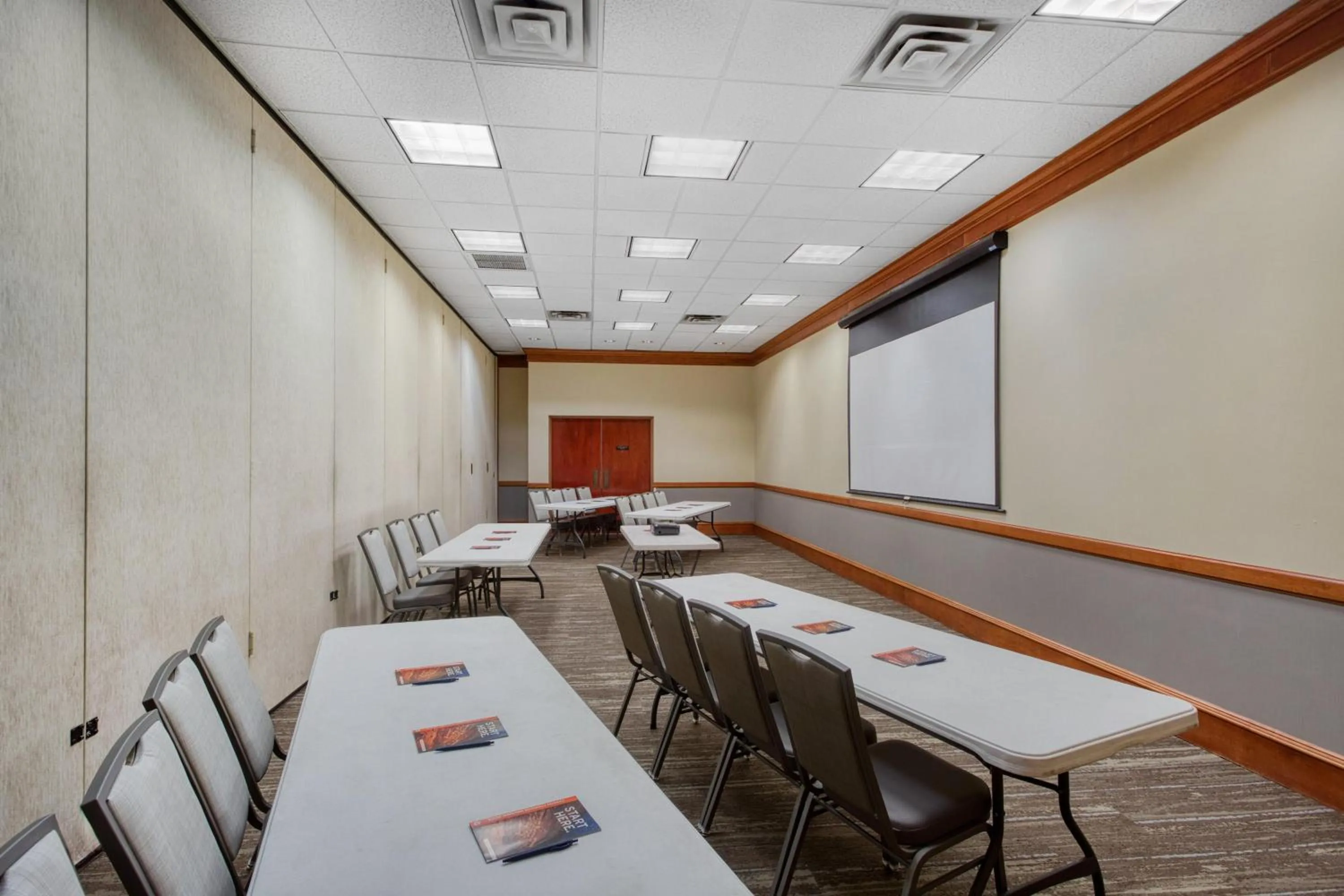 Meeting/conference room in SureStay Plus Hotel by Best Western Price