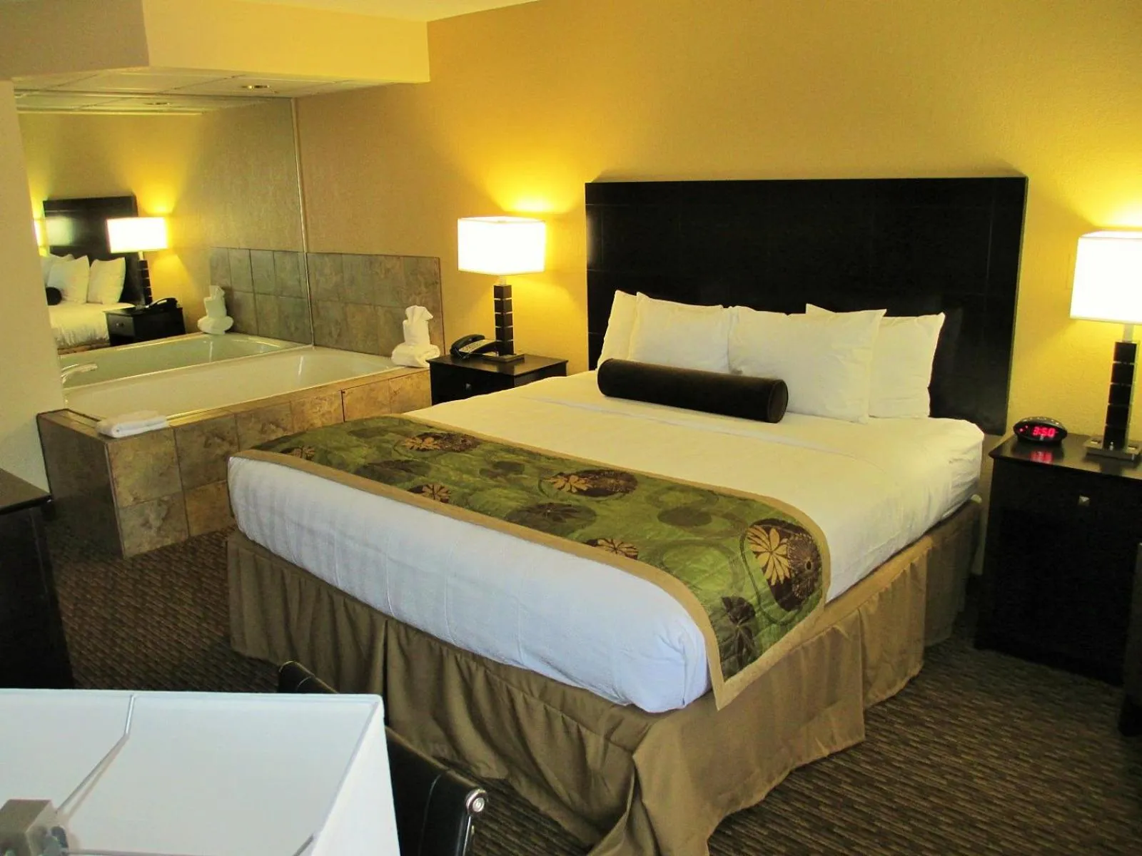 Photo of the whole room, Bed in Best Western Plus Goldsboro