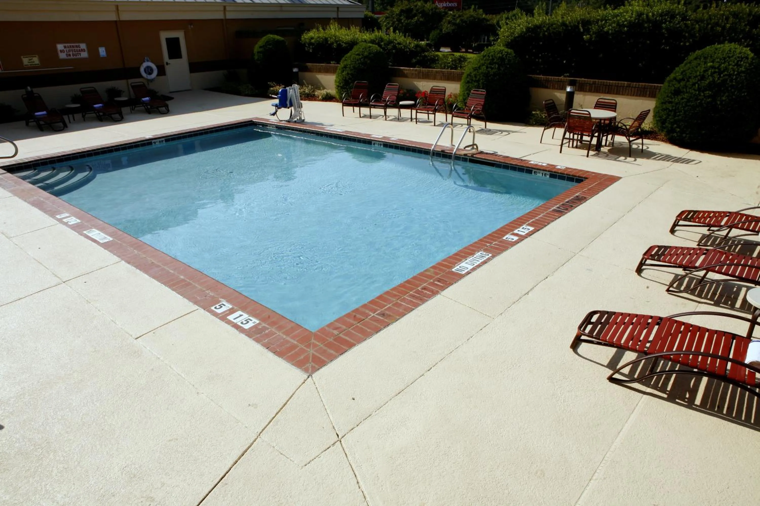 Swimming pool in Best Western Plus Goldsboro