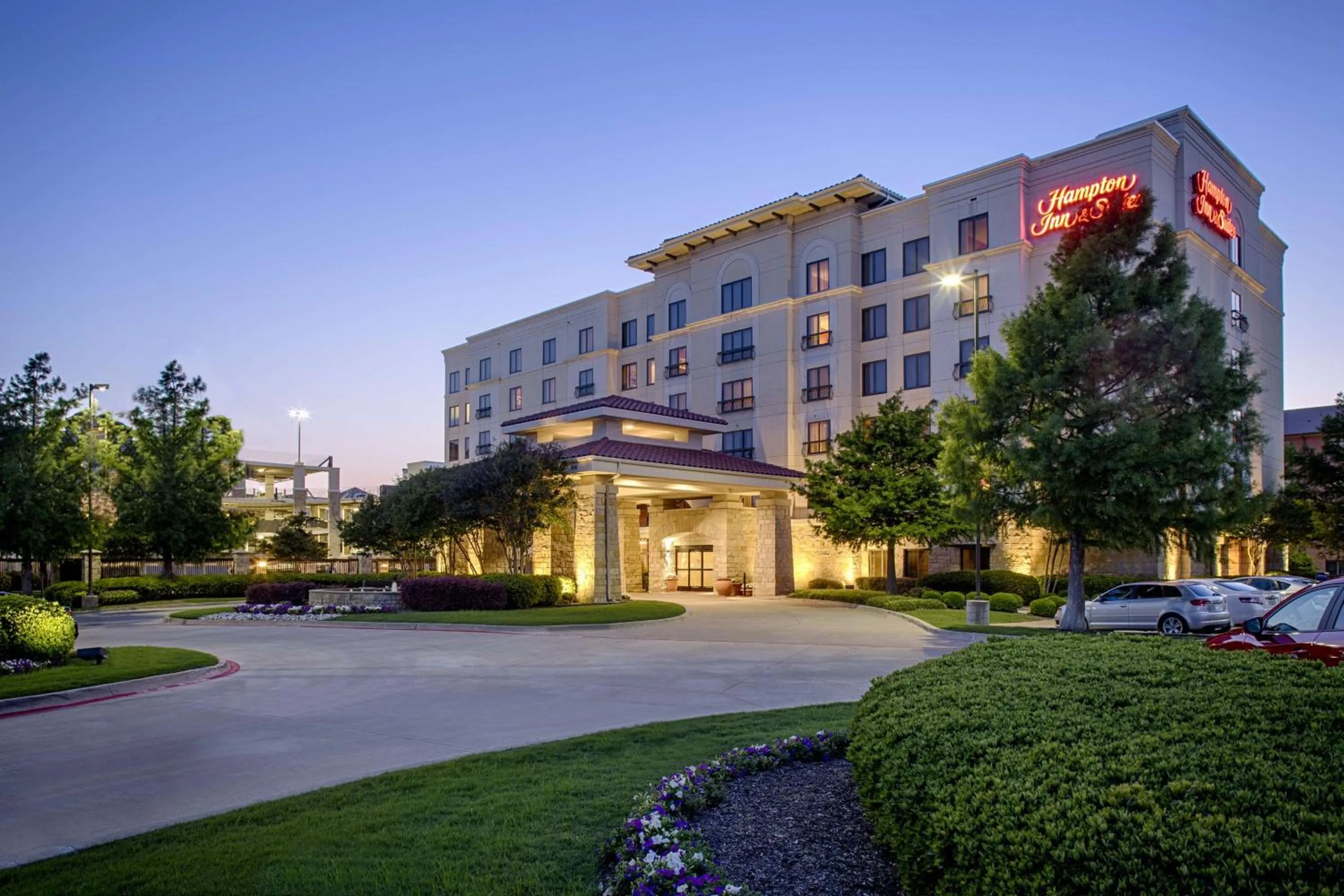 Property building in Hampton Inn & Suites Legacy Park-Frisco
