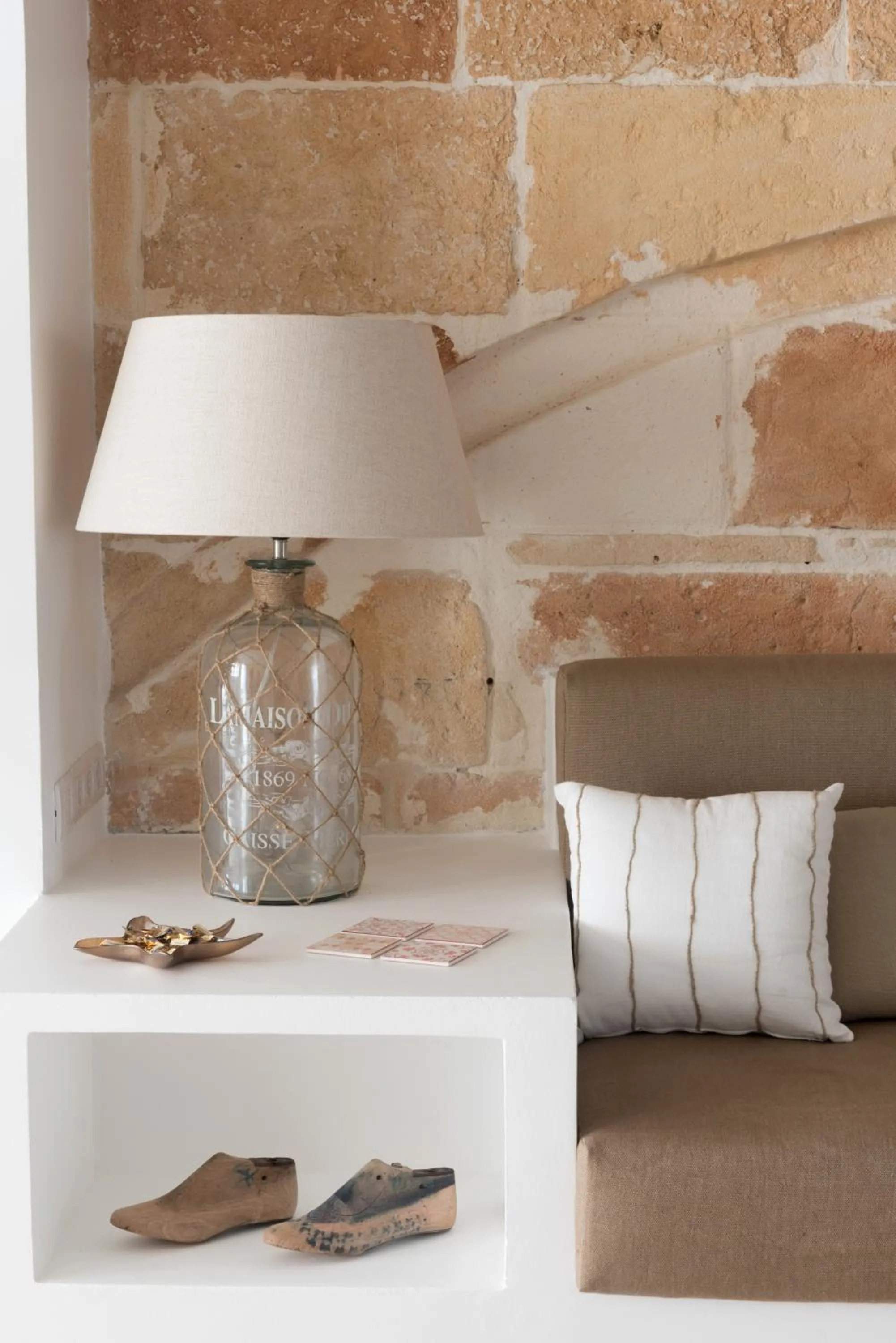 Decorative detail in Hotel Ca S'Arader Turismo de Interior