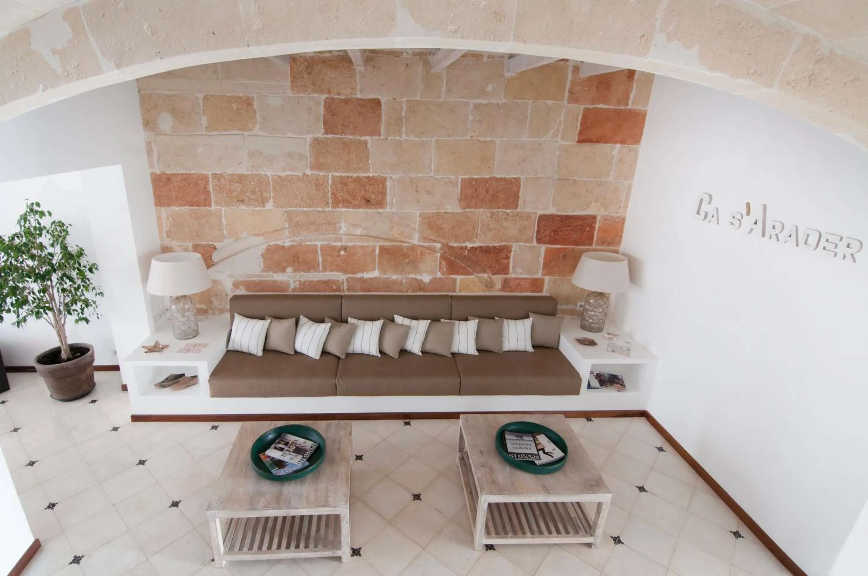 Library in Hotel Ca S'Arader Turismo de Interior