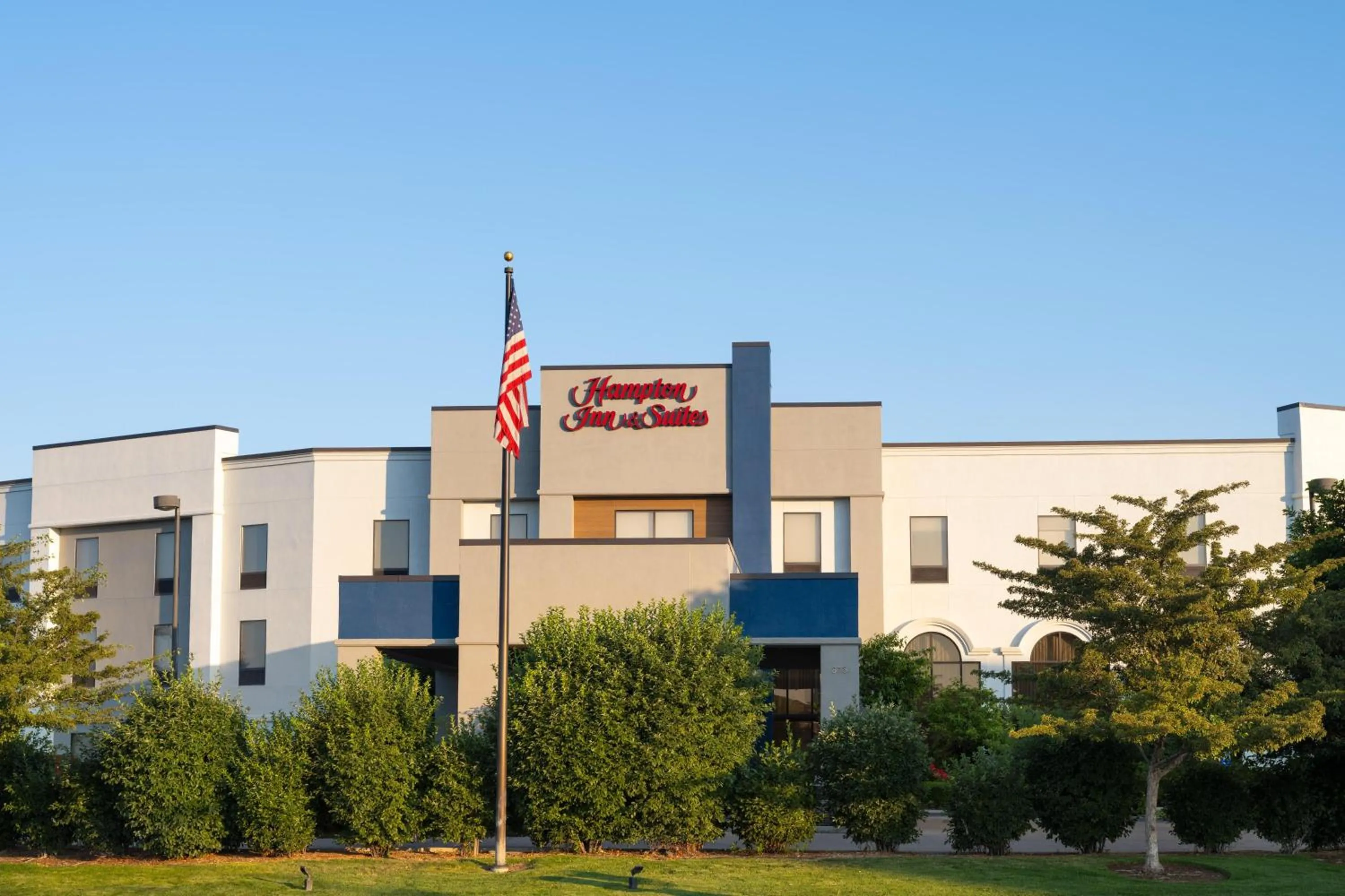Property building in Hampton Inn & Suites Boise-Meridian
