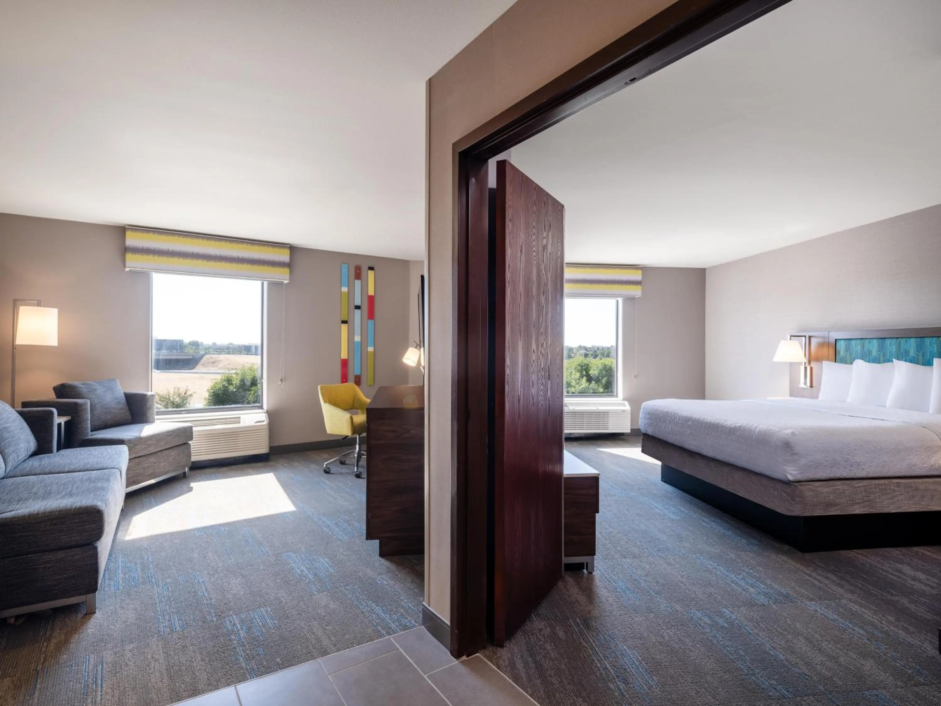 Living room, Bed in Hampton Inn & Suites Boise-Meridian