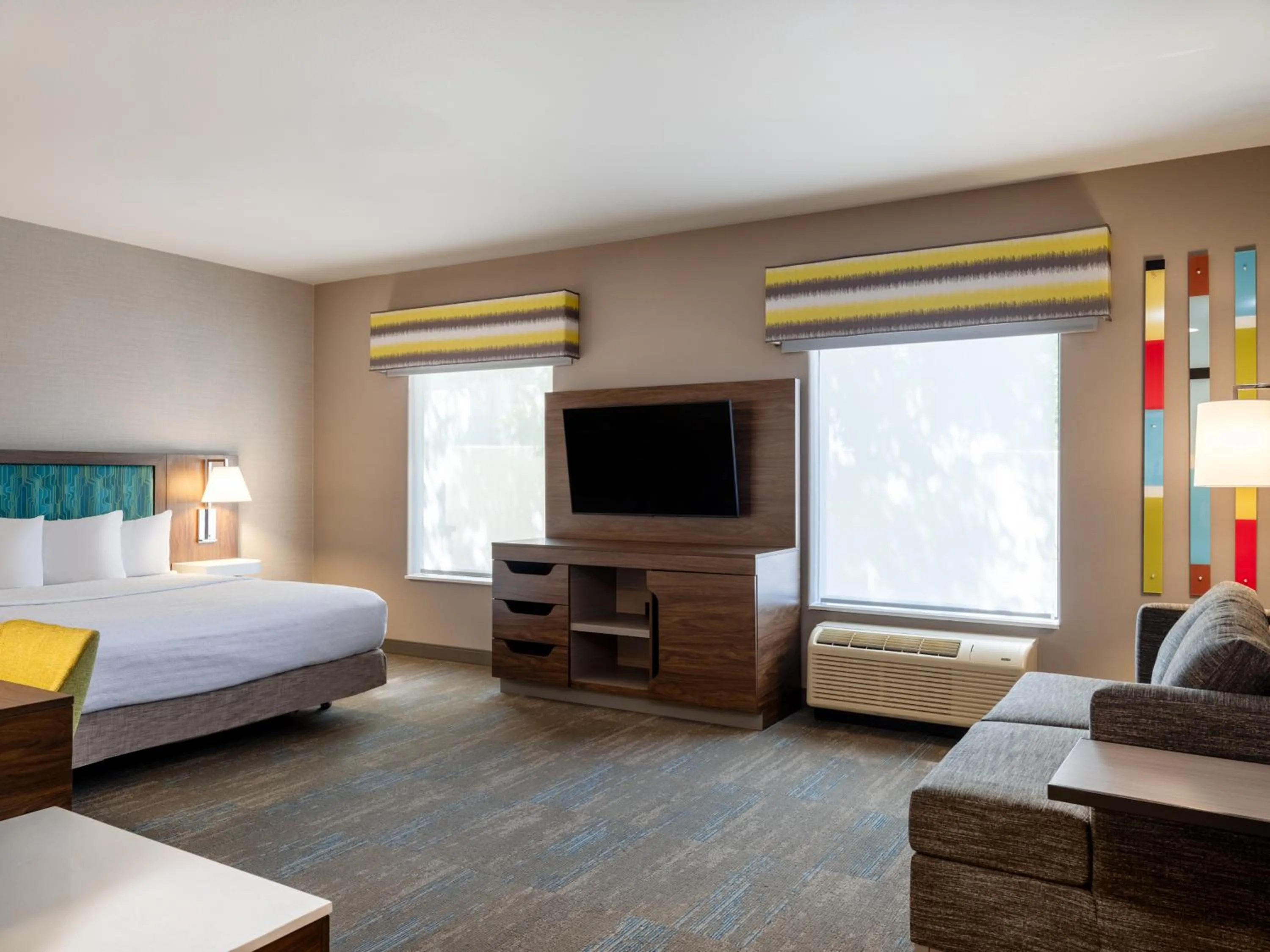 Bed in Hampton Inn & Suites Boise-Meridian