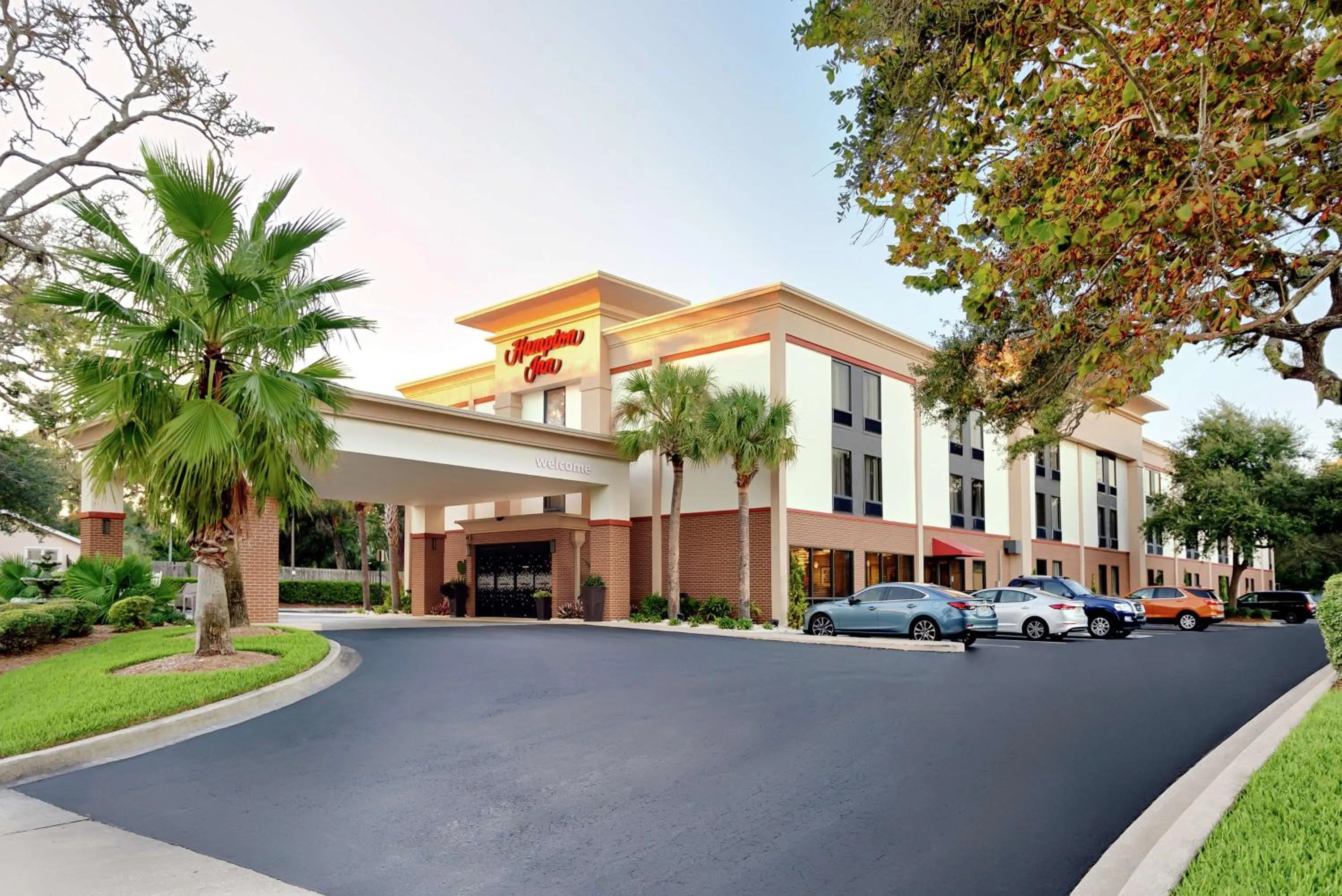 Property building in Hampton Inn Amelia Island