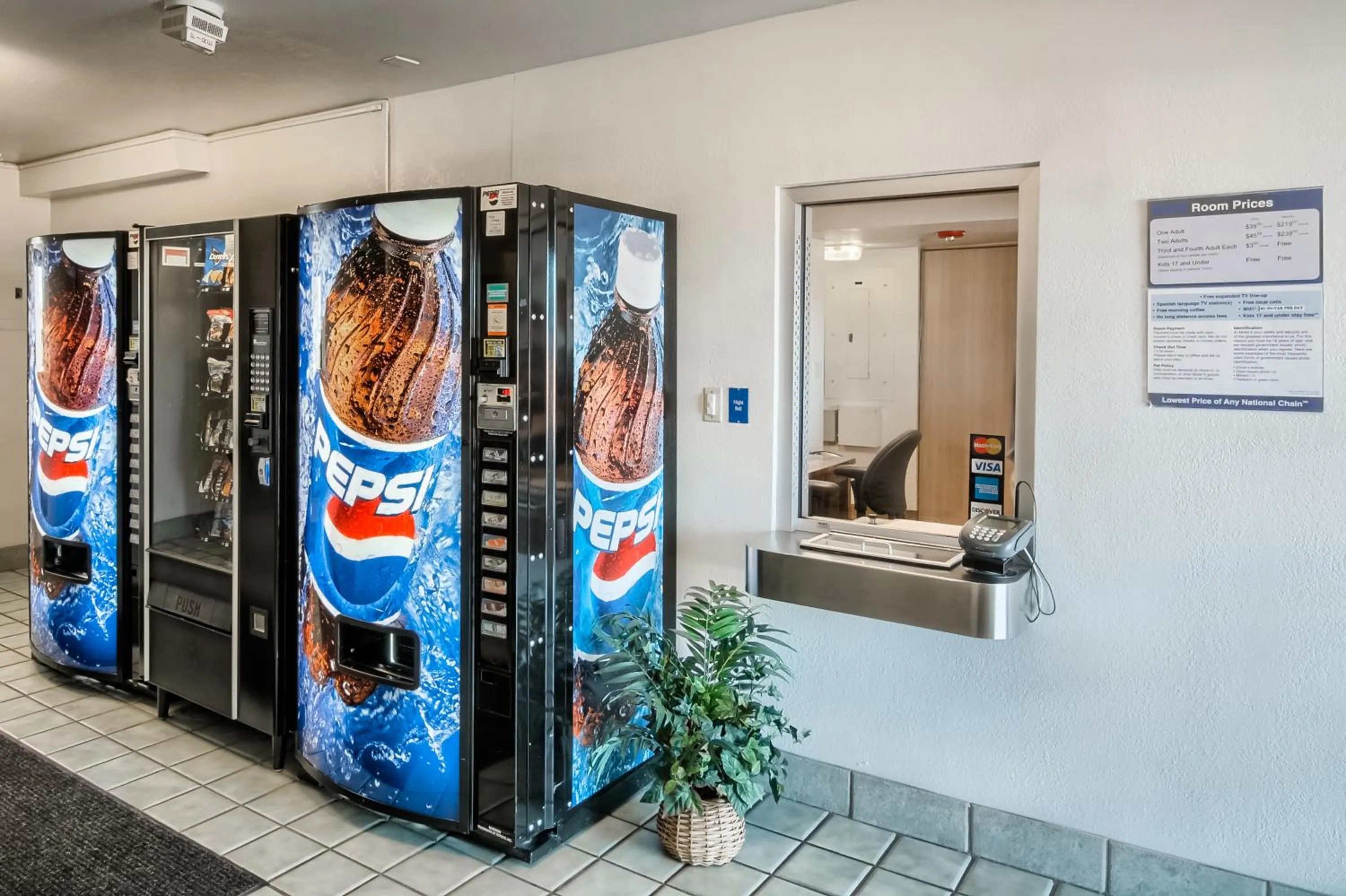 Decorative detail in Motel 6-Grand Junction, CO