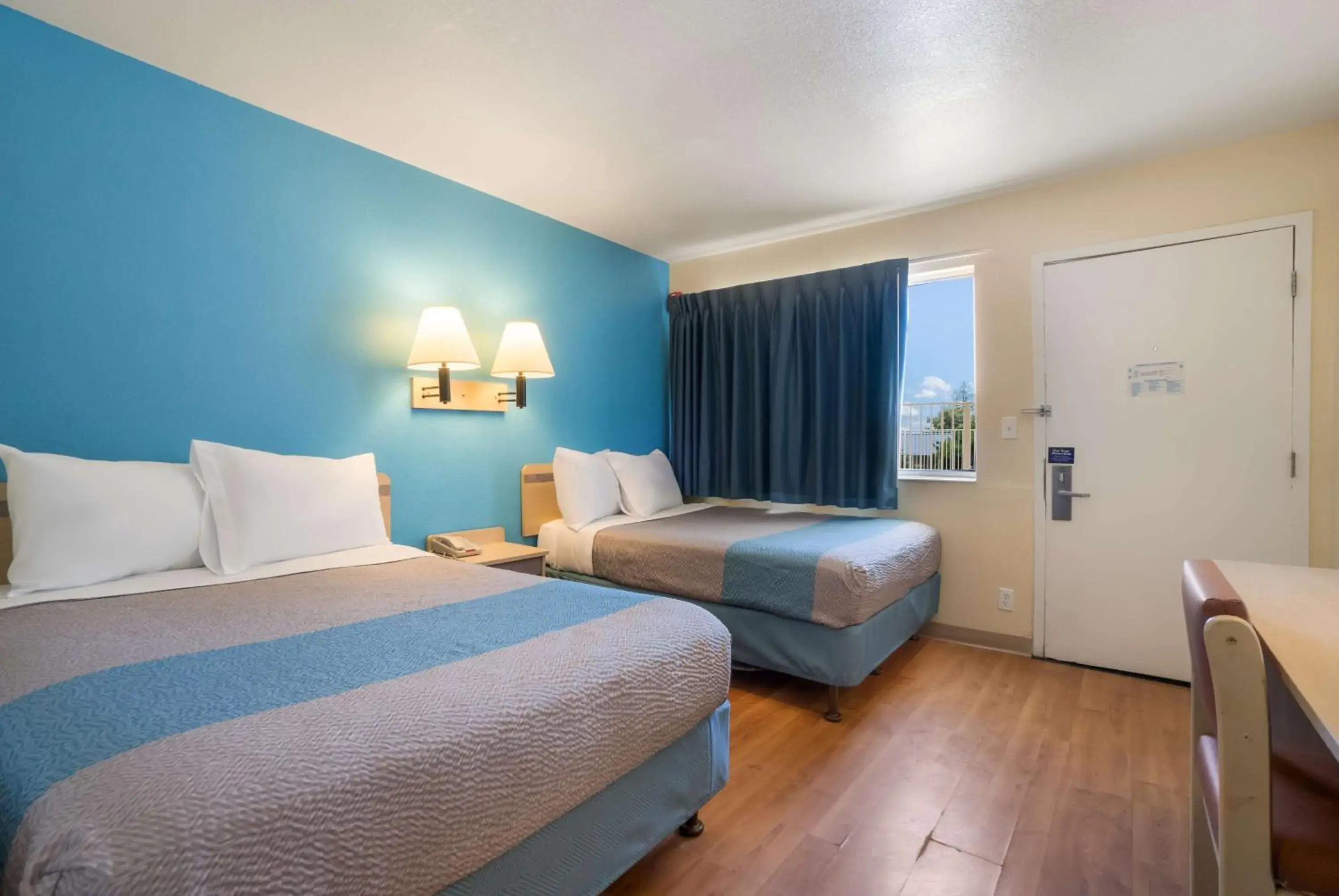 Deluxe Quadruple Room - single occupancy - Non-Smoking in Motel 6-Grand Junction, CO Deluxe Quadruple Room - single occupancy - Non-Smoking in Motel 6-Grand Junction, CO