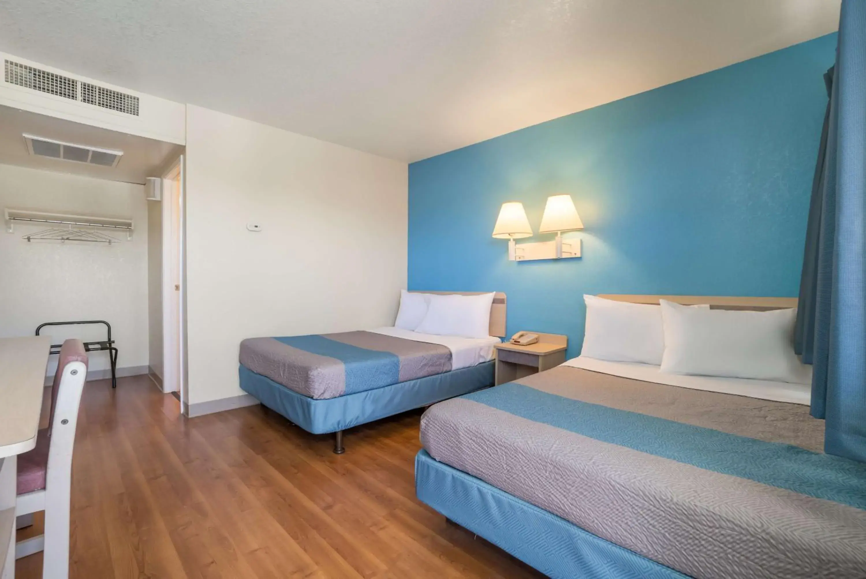Quadruple Room - single occupancy - Disability Access - Non-Smoking in Motel 6-Grand Junction, CO Quadruple Room - single occupancy - Disability Access - Non-Smoking in Motel 6-Grand Junction, CO