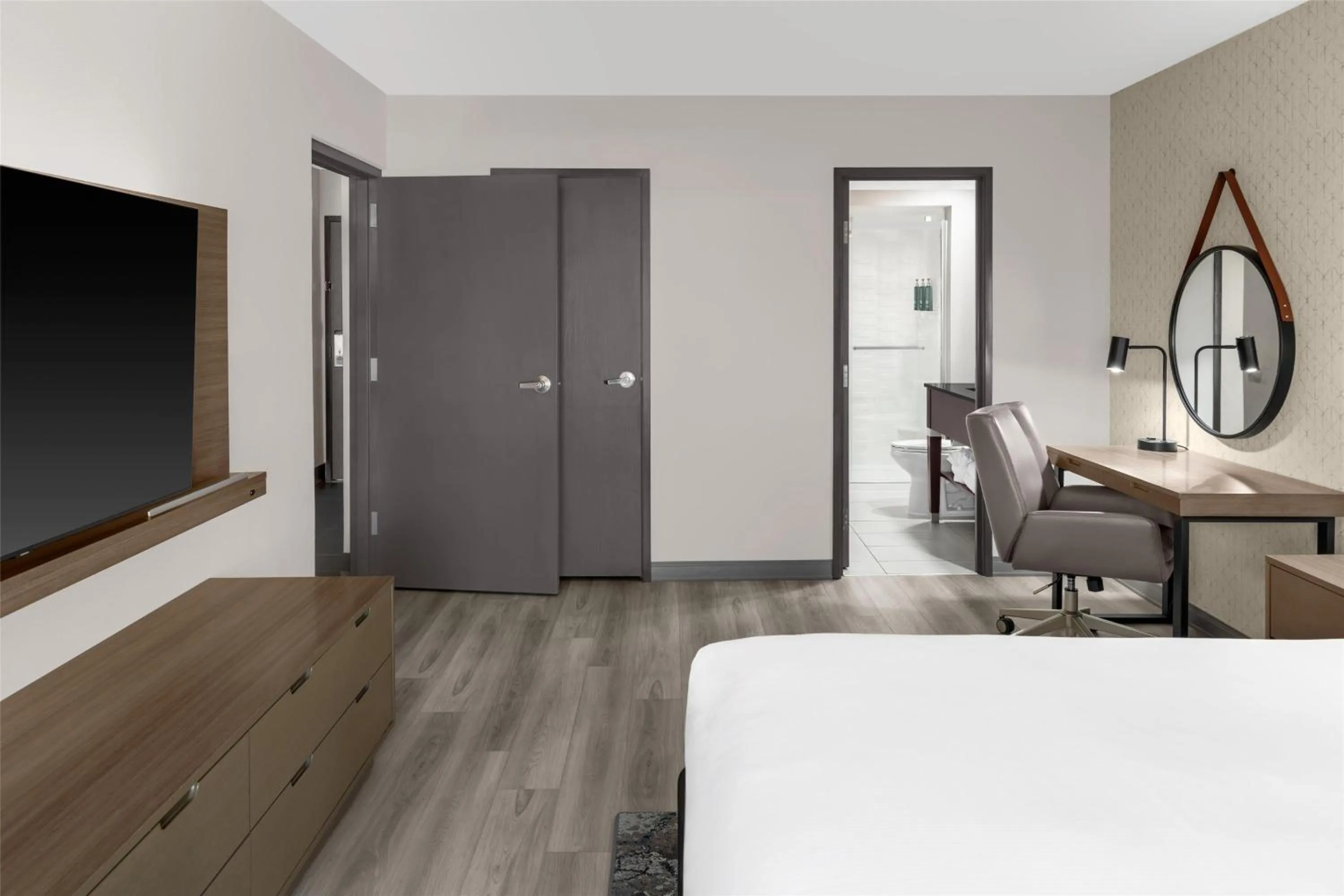 Bedroom, Bed in DoubleTree by Hilton Springdale