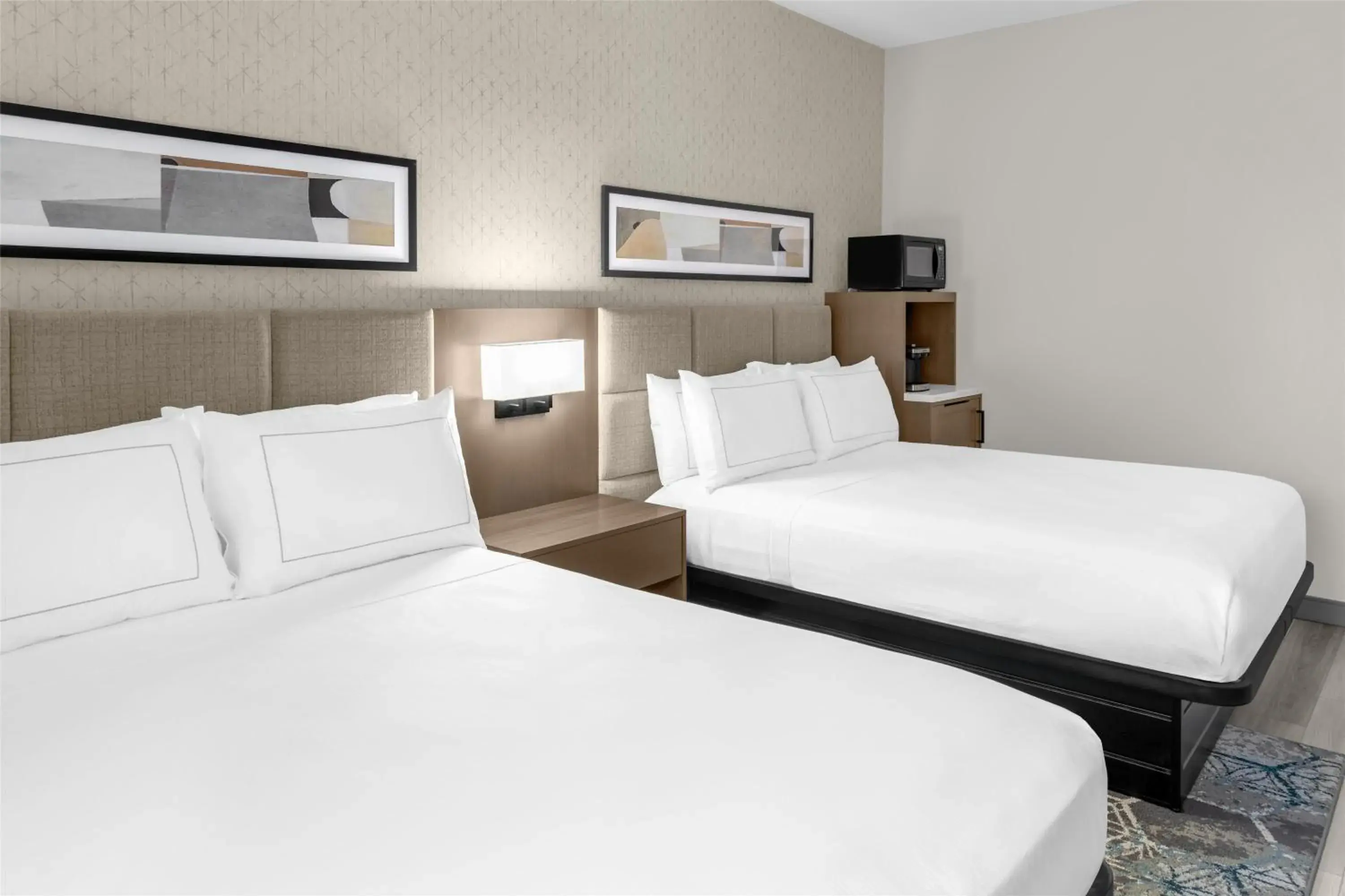 Queen Room with Two Queen Beds in DoubleTree by Hilton Springdale Queen Room with Two Queen Beds in DoubleTree by Hilton Springdale