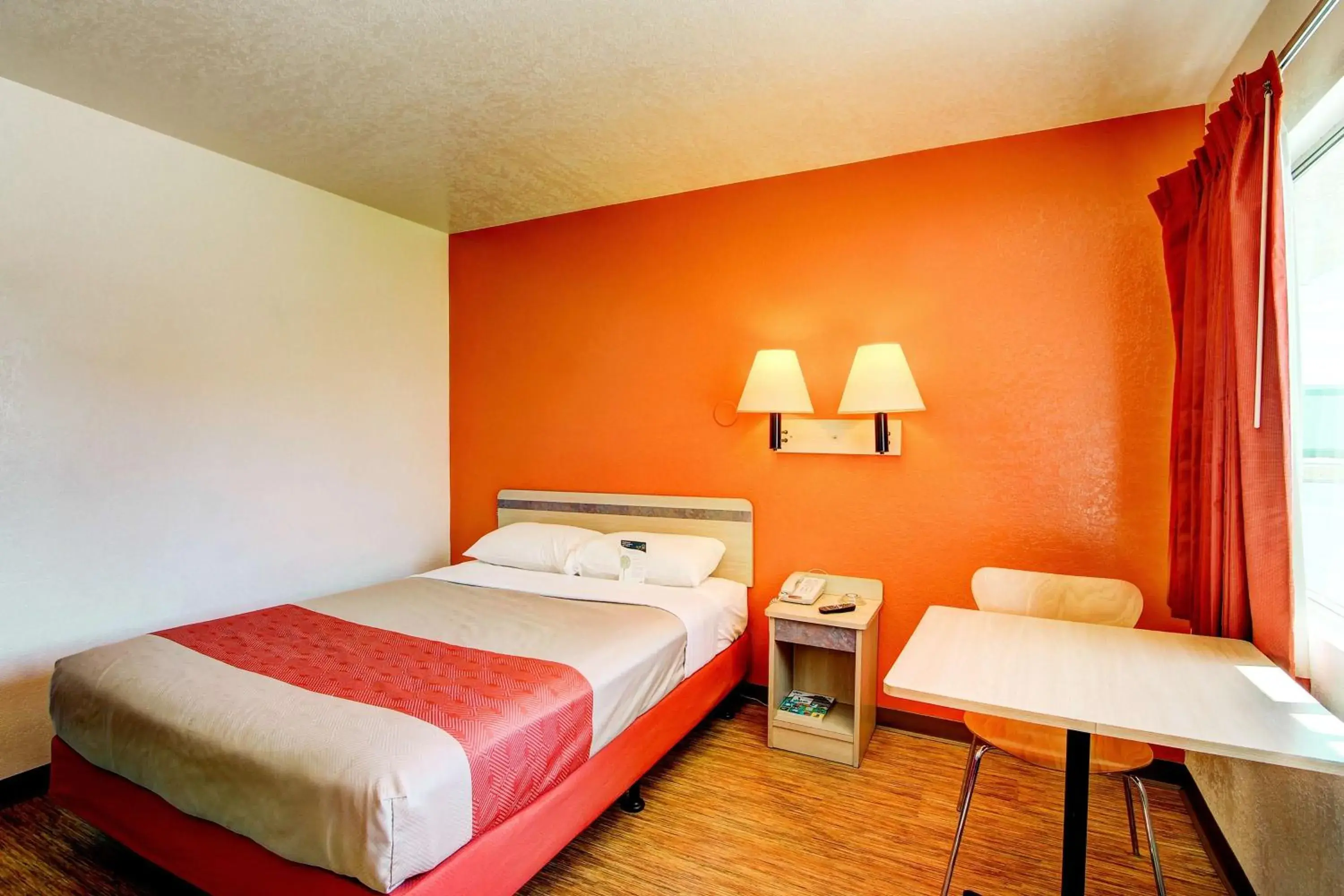 Queen Room - Disability Access in Motel 6-Denver, CO - Airport Queen Room - Disability Access in Motel 6-Denver, CO - Airport