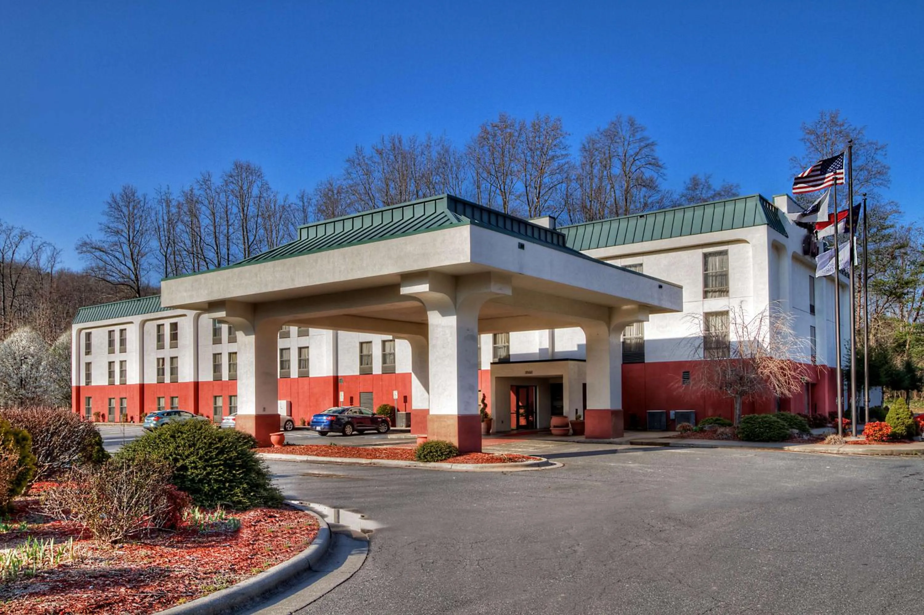 Property building in Hampton Inn Marion
