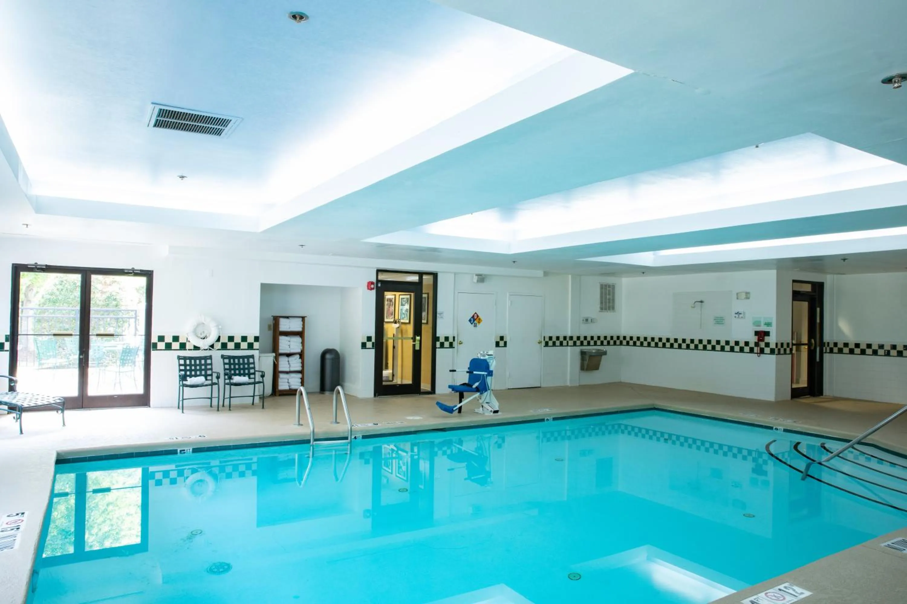 Swimming pool in Holiday Inn & Suites Raleigh Cary by IHG