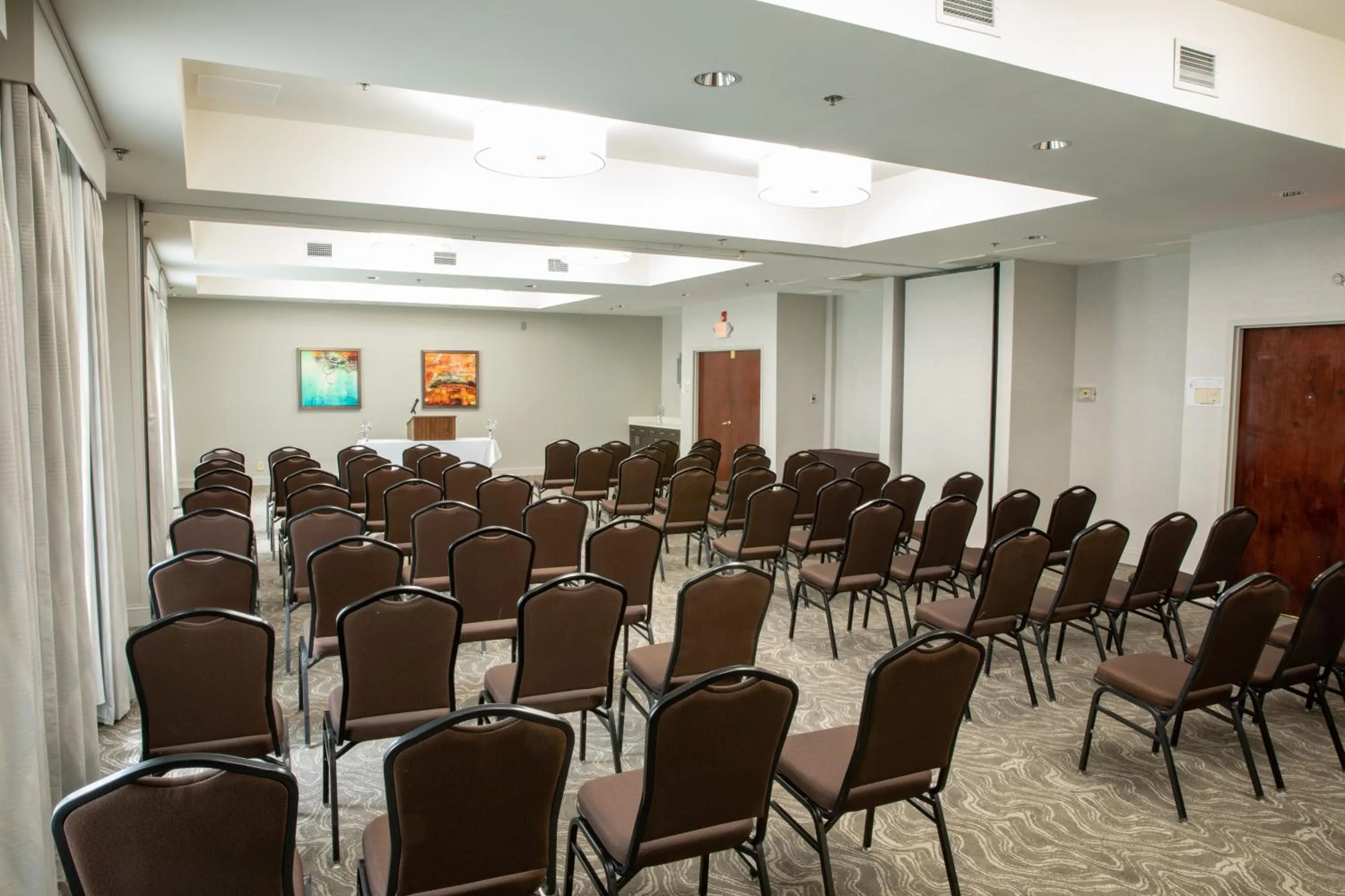 Meeting/conference room in Holiday Inn & Suites Raleigh Cary by IHG