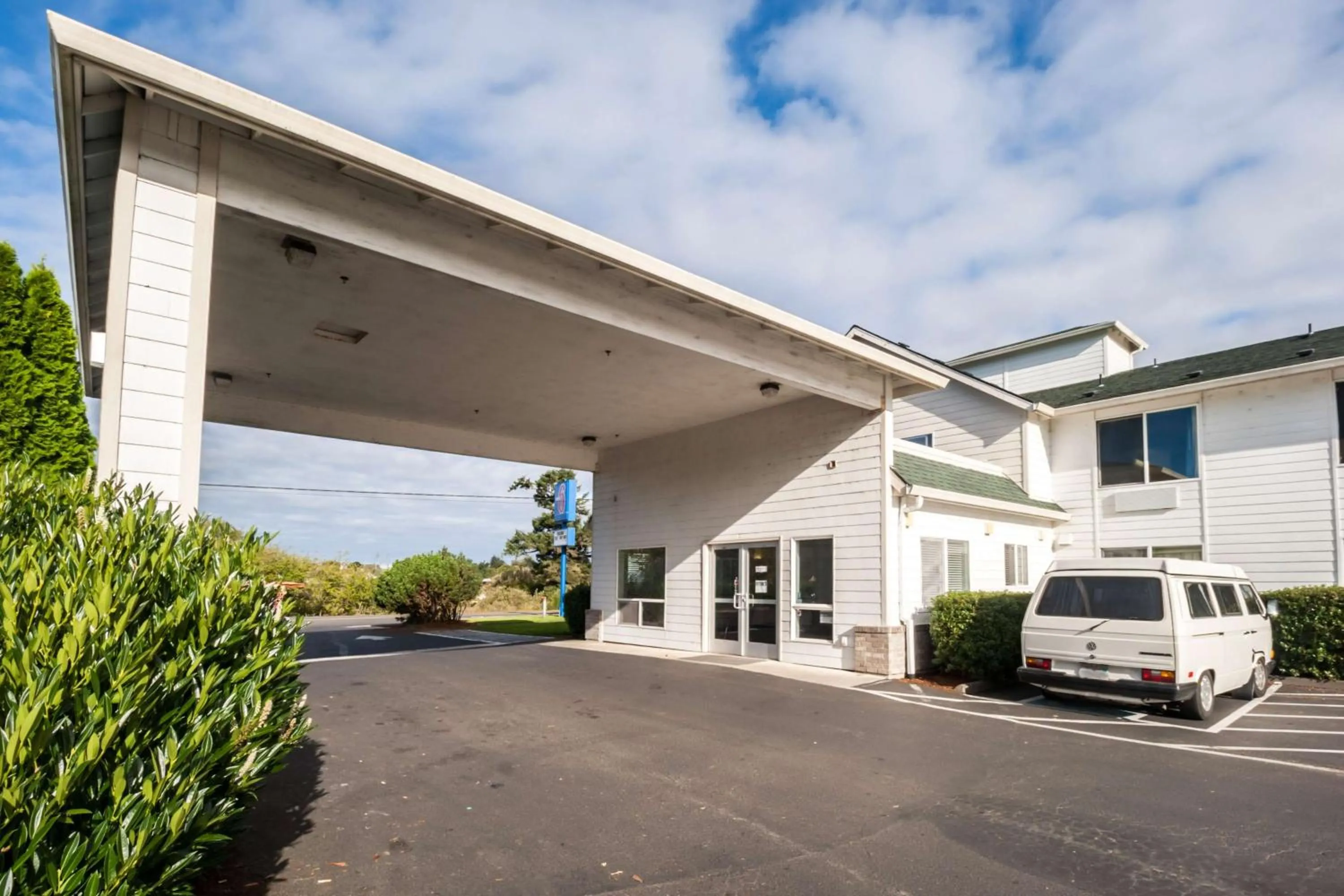 Property building in Motel 6-Seaside, OR