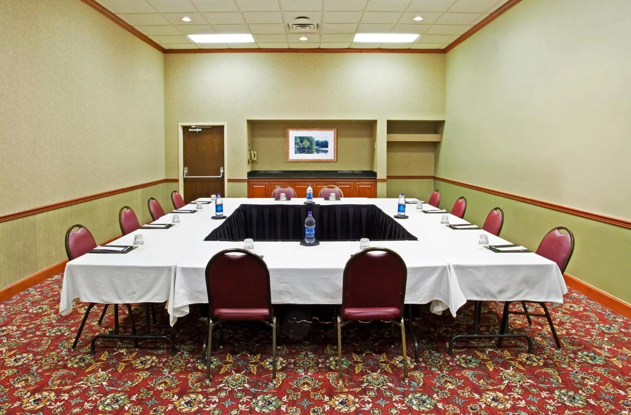 Meeting/conference room in Holiday Inn Cincinnati-Eastgate by IHG