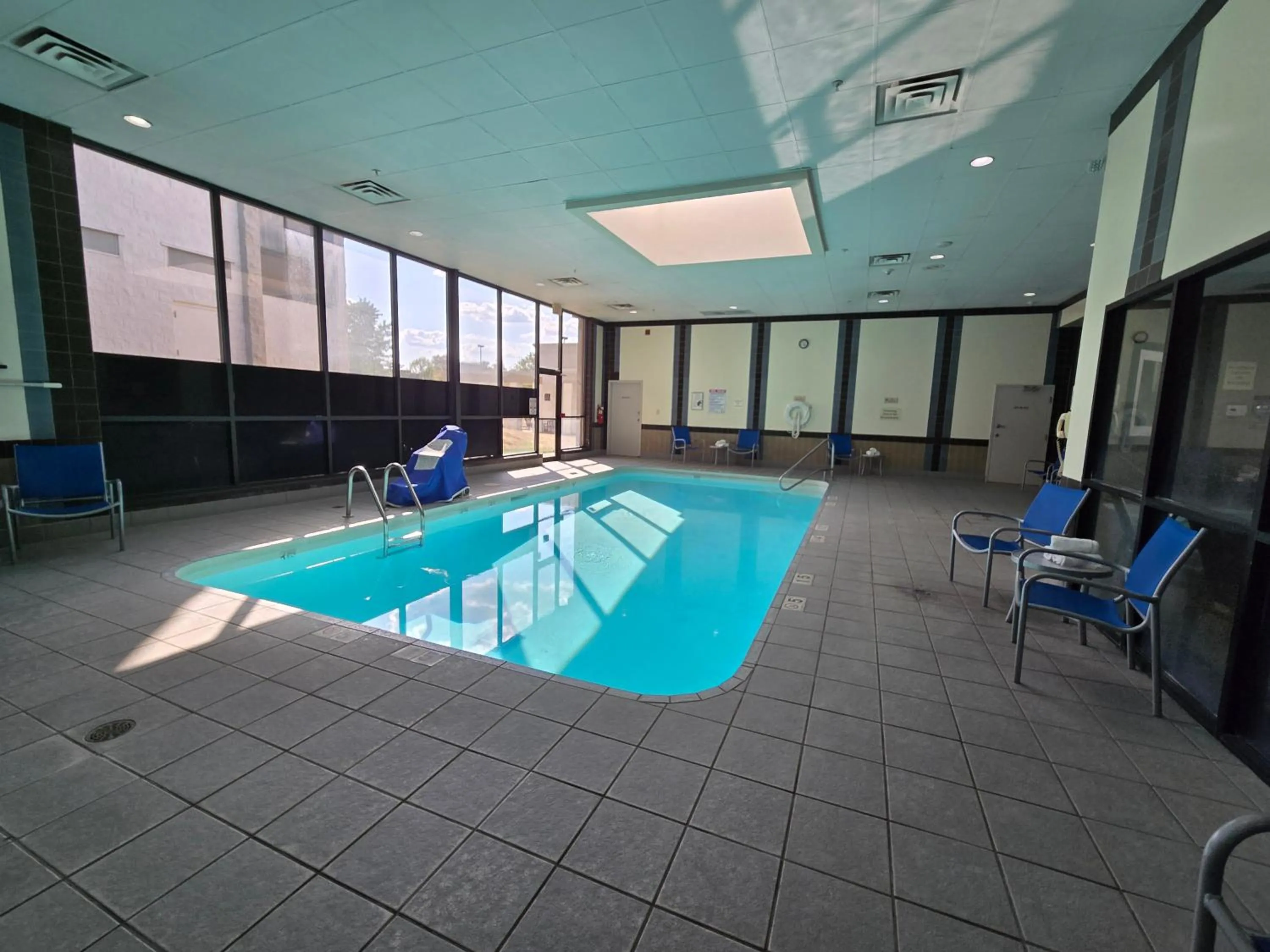 Swimming pool in Holiday Inn Cincinnati-Eastgate by IHG
