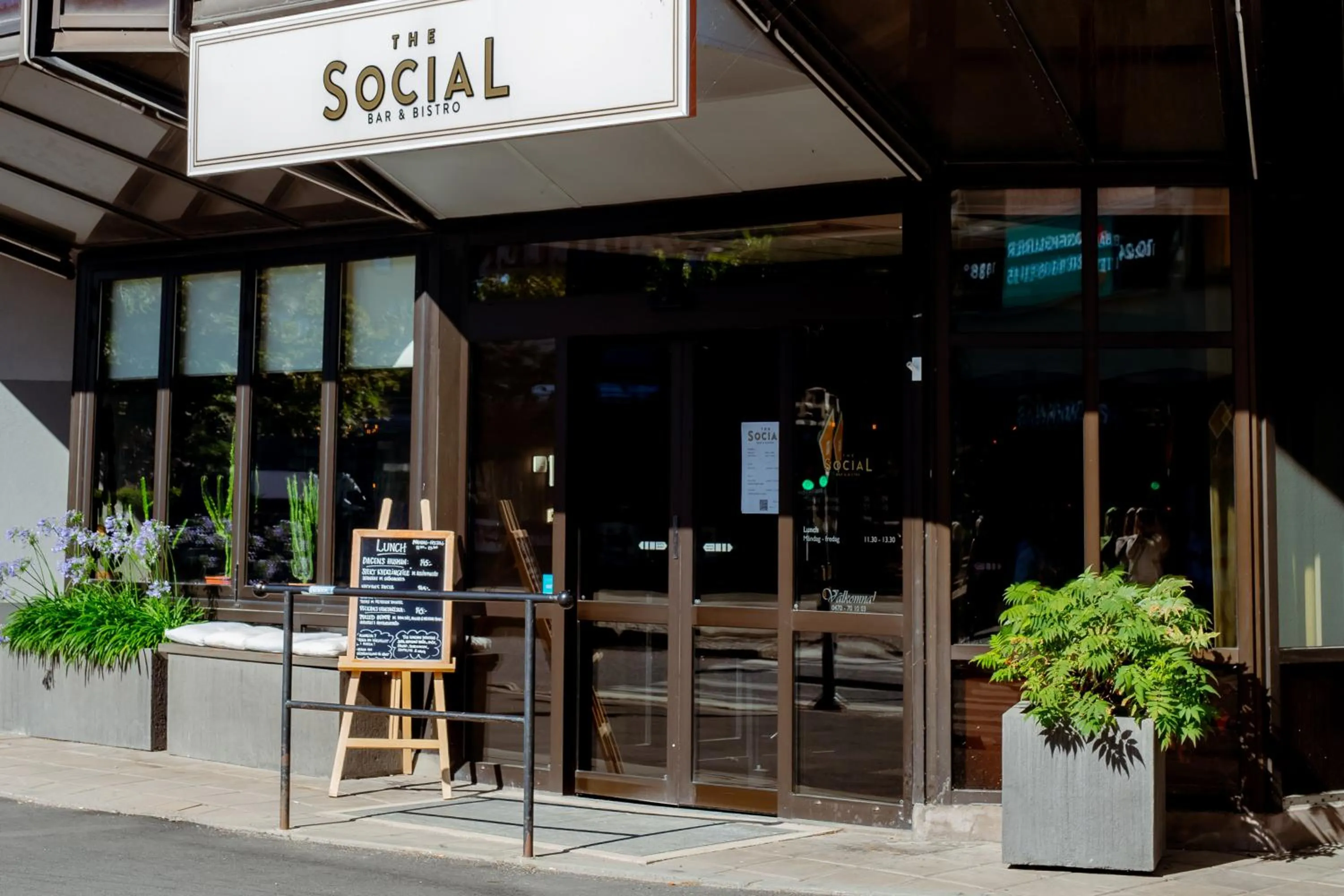 Restaurant/places to eat in Quality Hotel Royal Corner