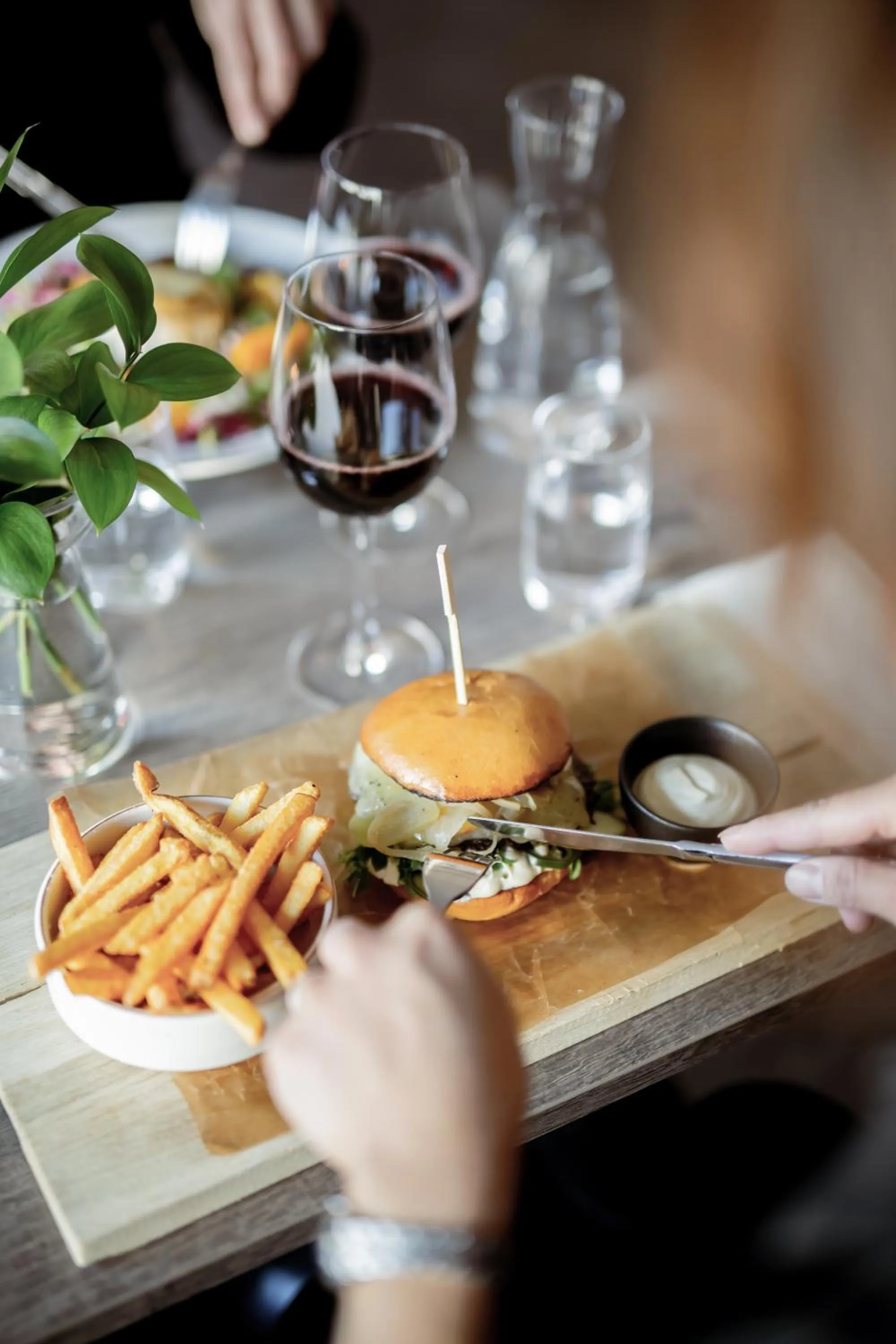 Restaurant/places to eat in Quality Hotel Royal Corner