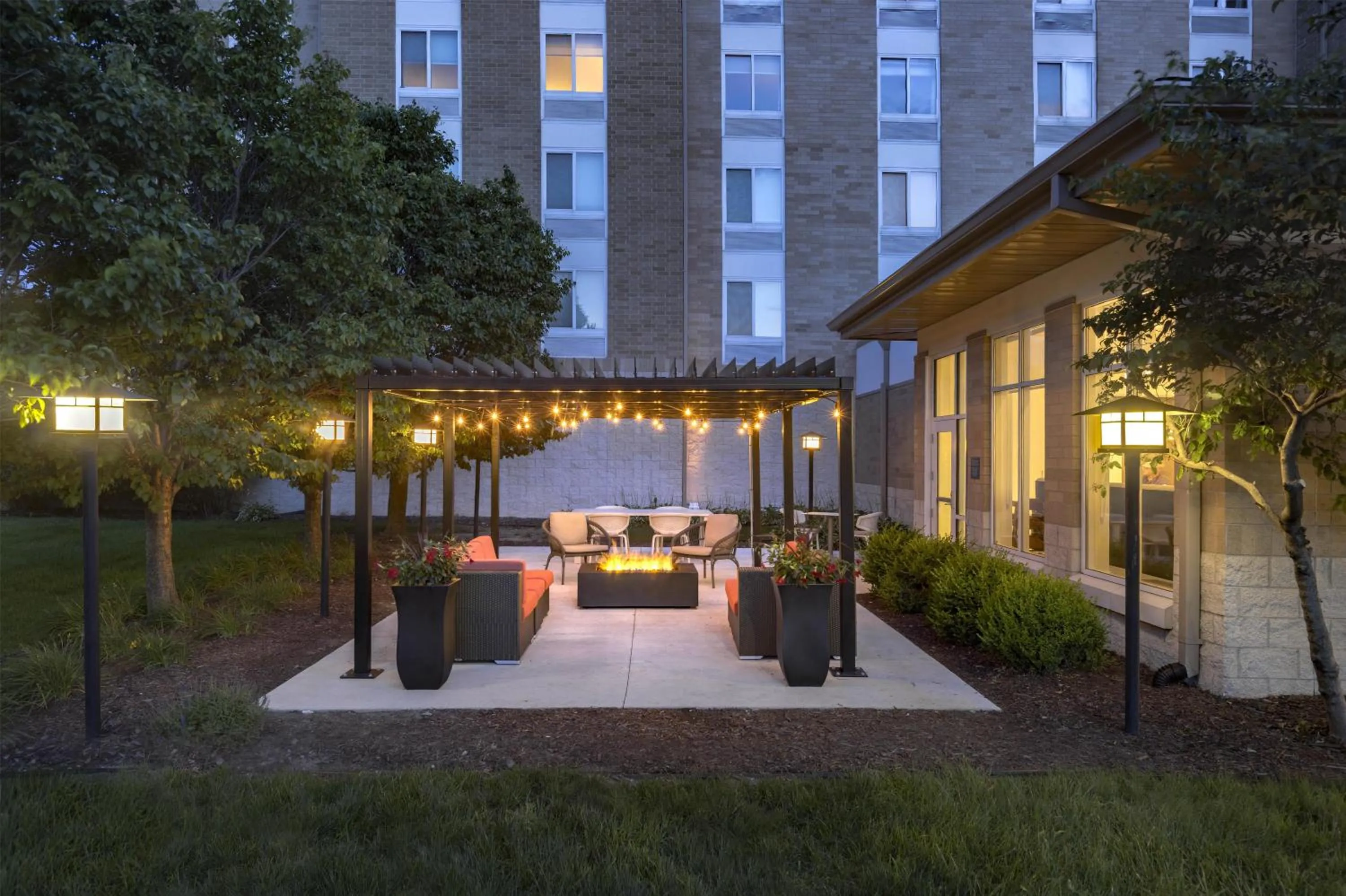 Patio in Hilton Garden Inn Des Moines/Urbandale