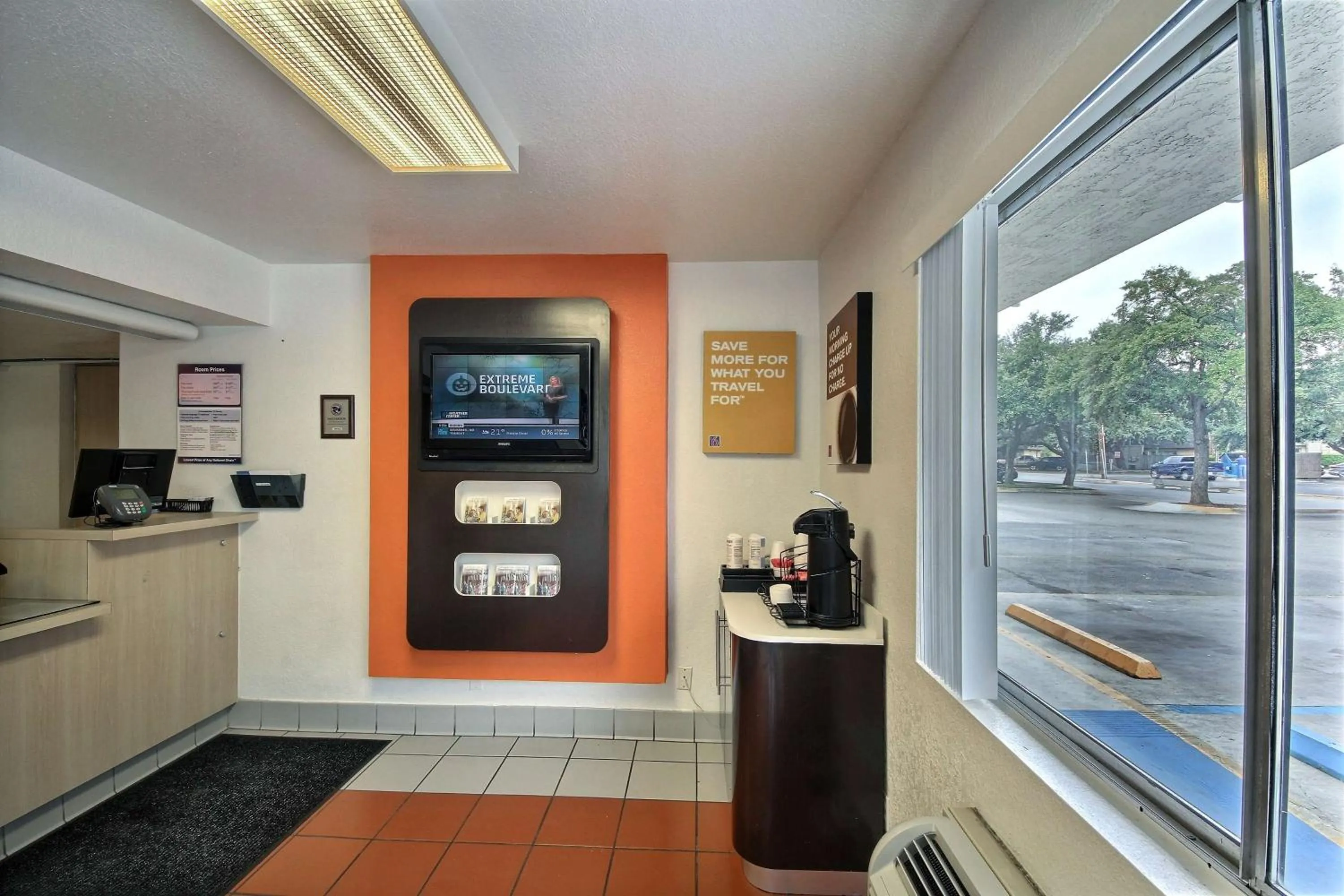 Restaurant/places to eat in Motel 6-San Marcos, TX