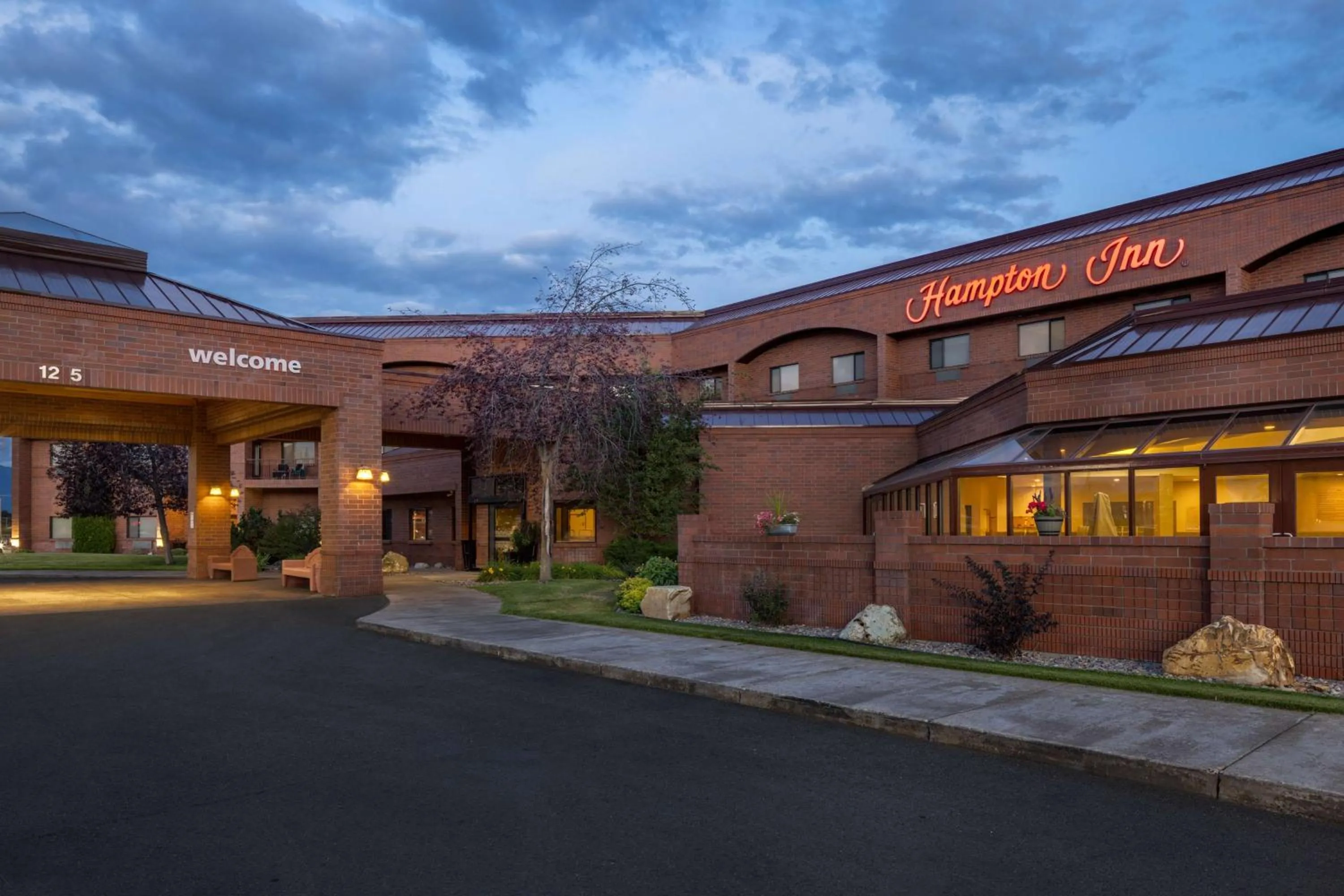 Property building in Hampton Inn Kalispell
