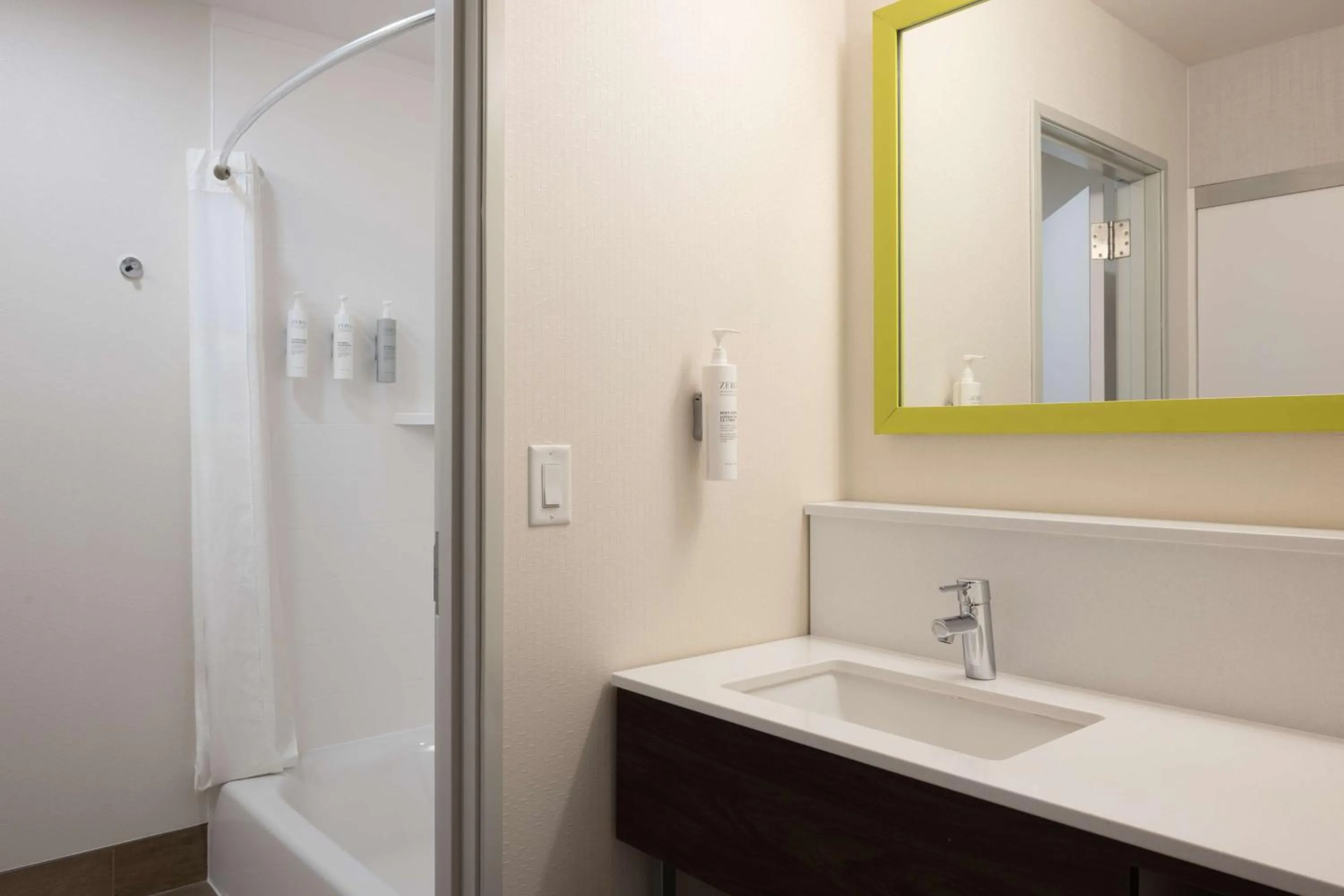 Bathroom in Hampton Inn Kalispell