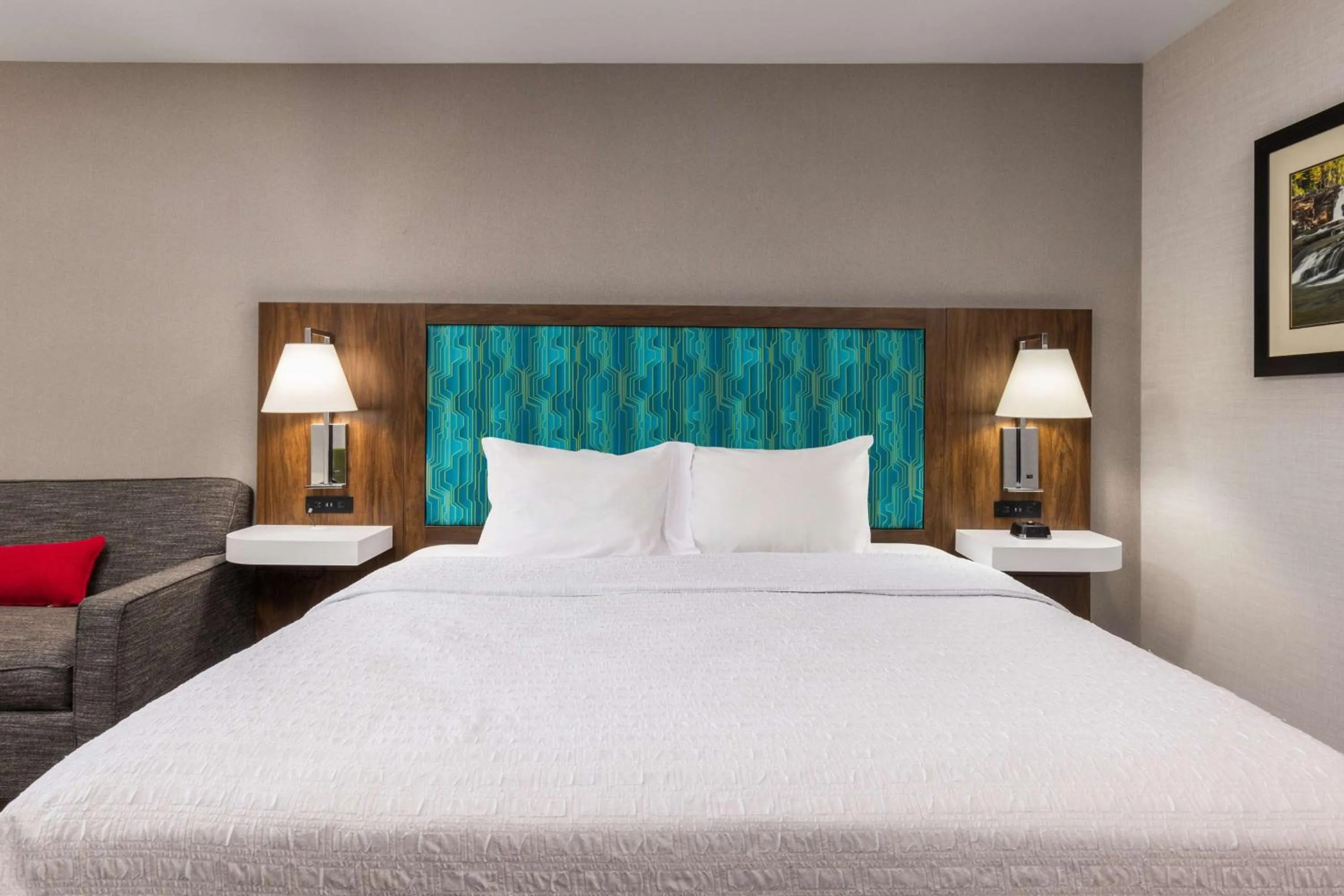 Bed in Hampton Inn Kalispell