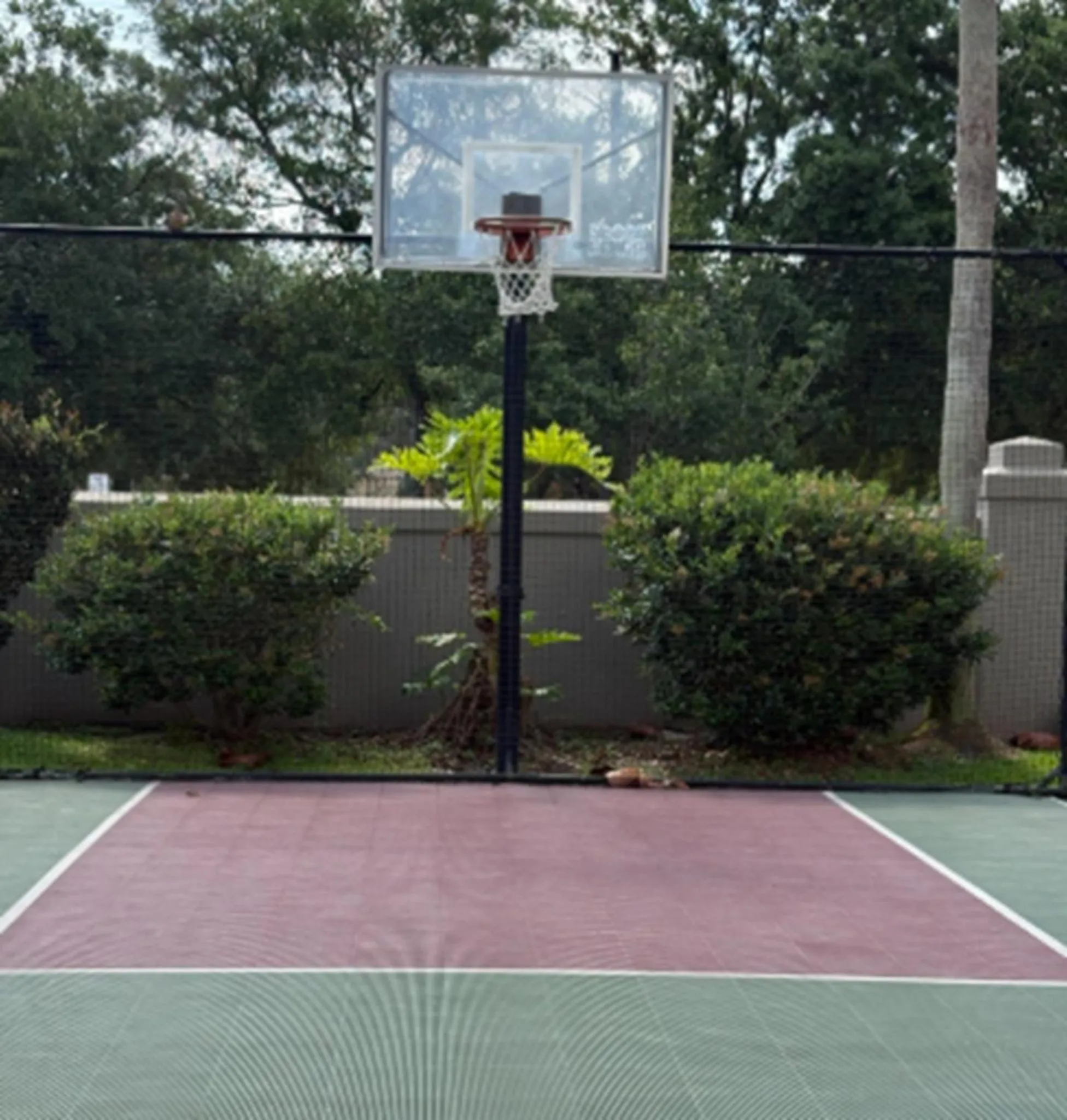 Area and facilities in Pensacola Suites Hotel