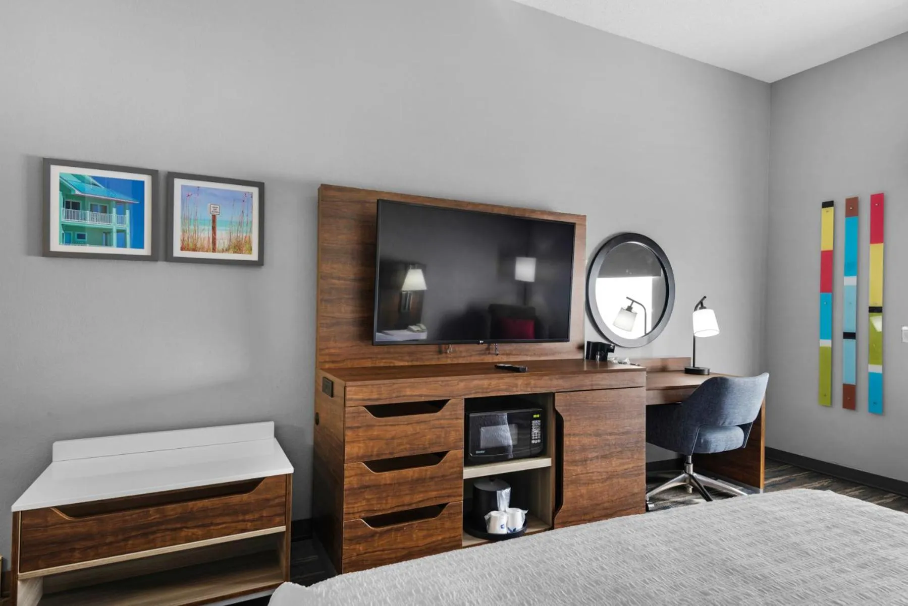 TV and multimedia, Bed in Hampton Inn & Suites Pensacola I-10 N at University Town Plaza