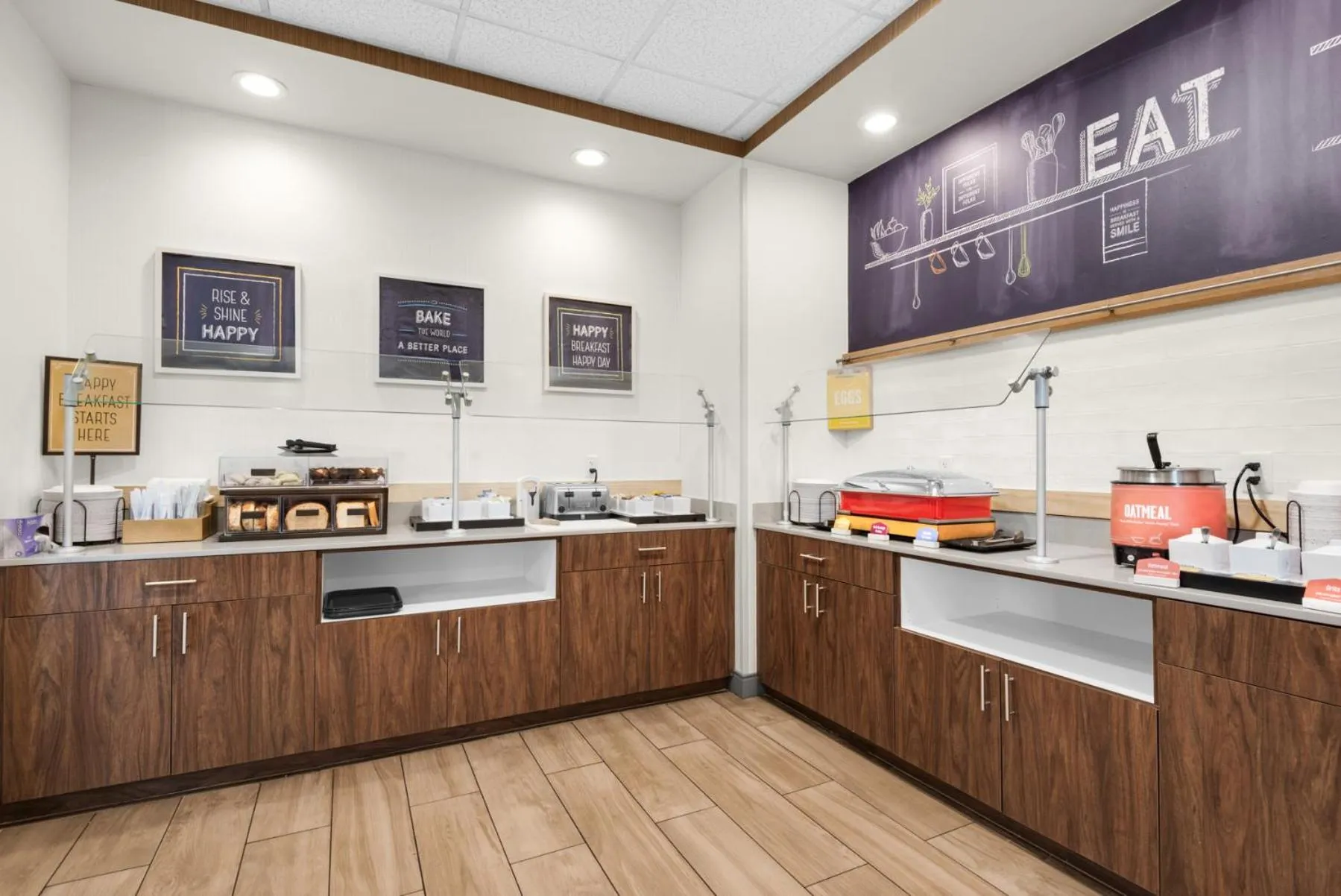 Breakfast in Hampton Inn & Suites Pensacola I-10 N at University Town Plaza