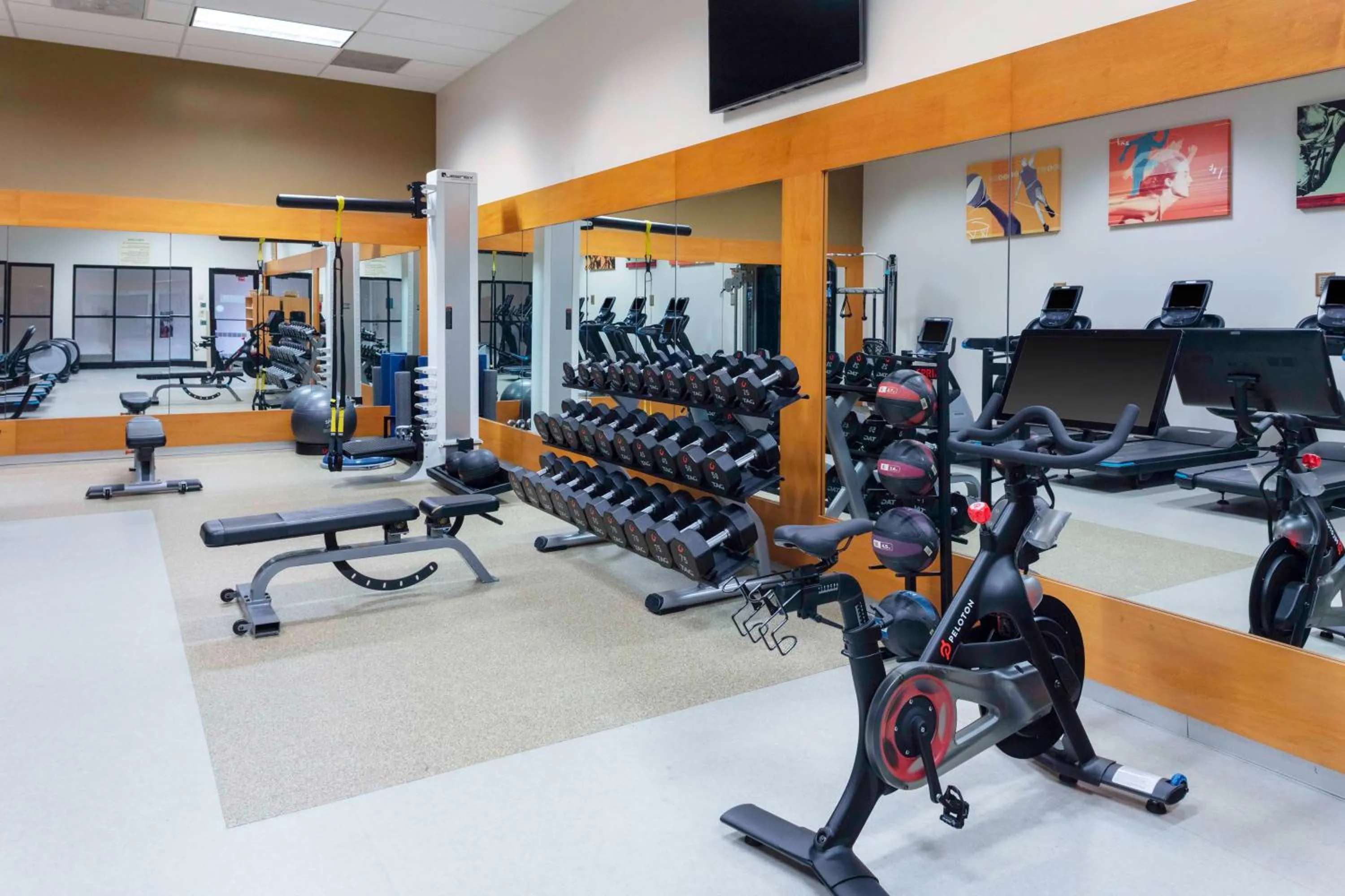Fitness centre/facilities in DoubleTree by Hilton Kansas City - Overland Park
