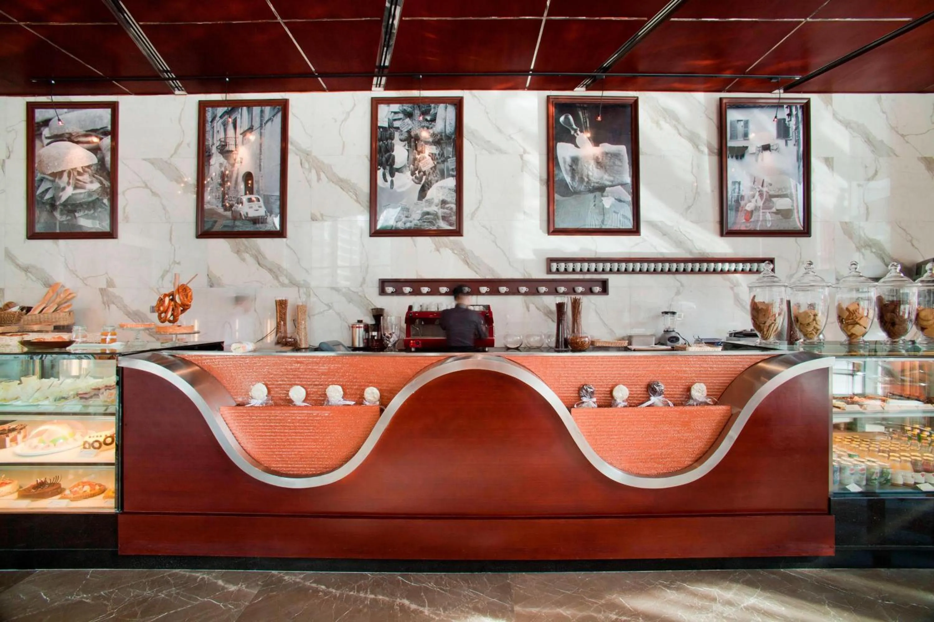 Restaurant/places to eat in Renaissance Beijing Capital Hotel