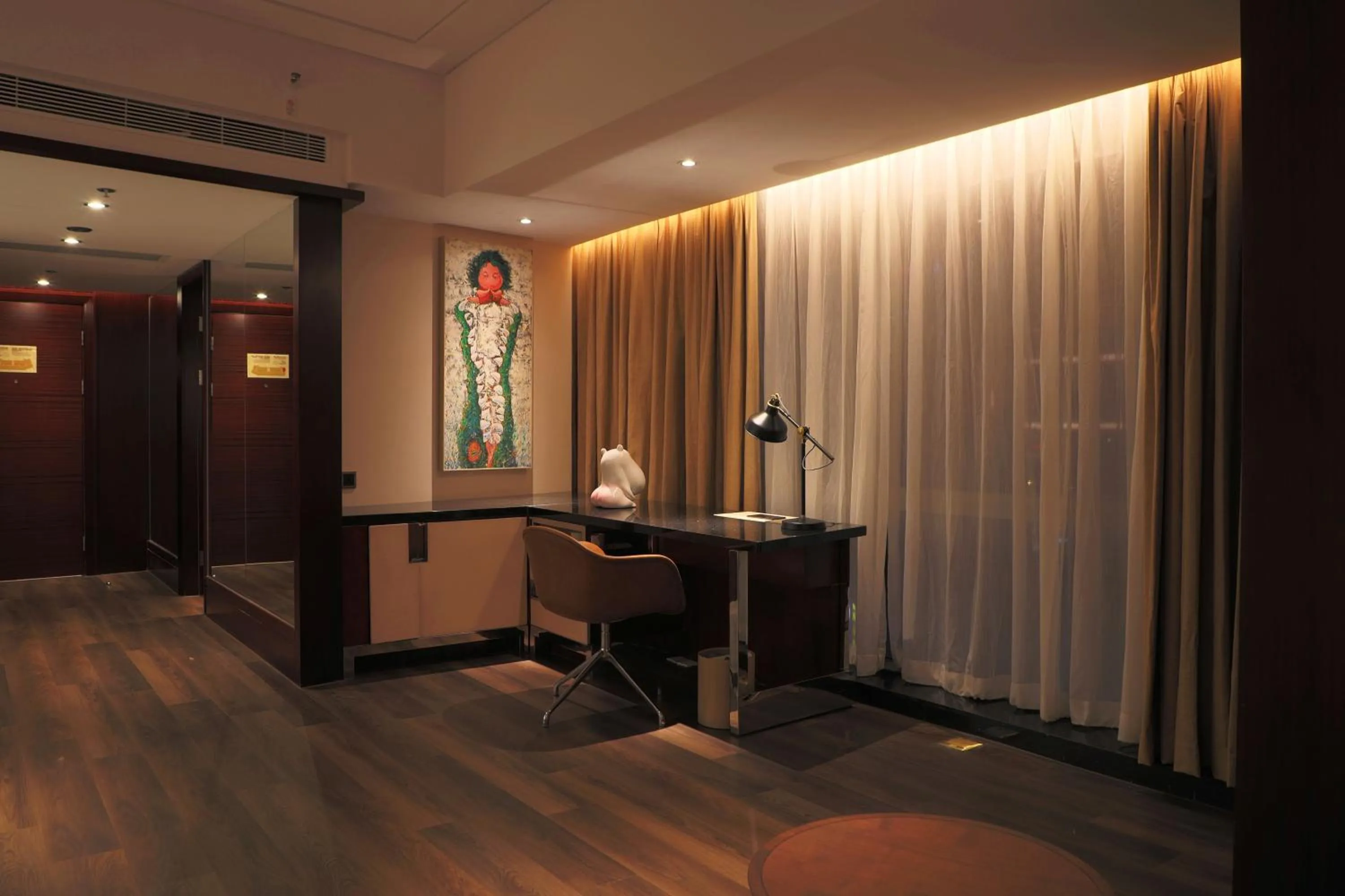 Living room in Renaissance Beijing Capital Hotel