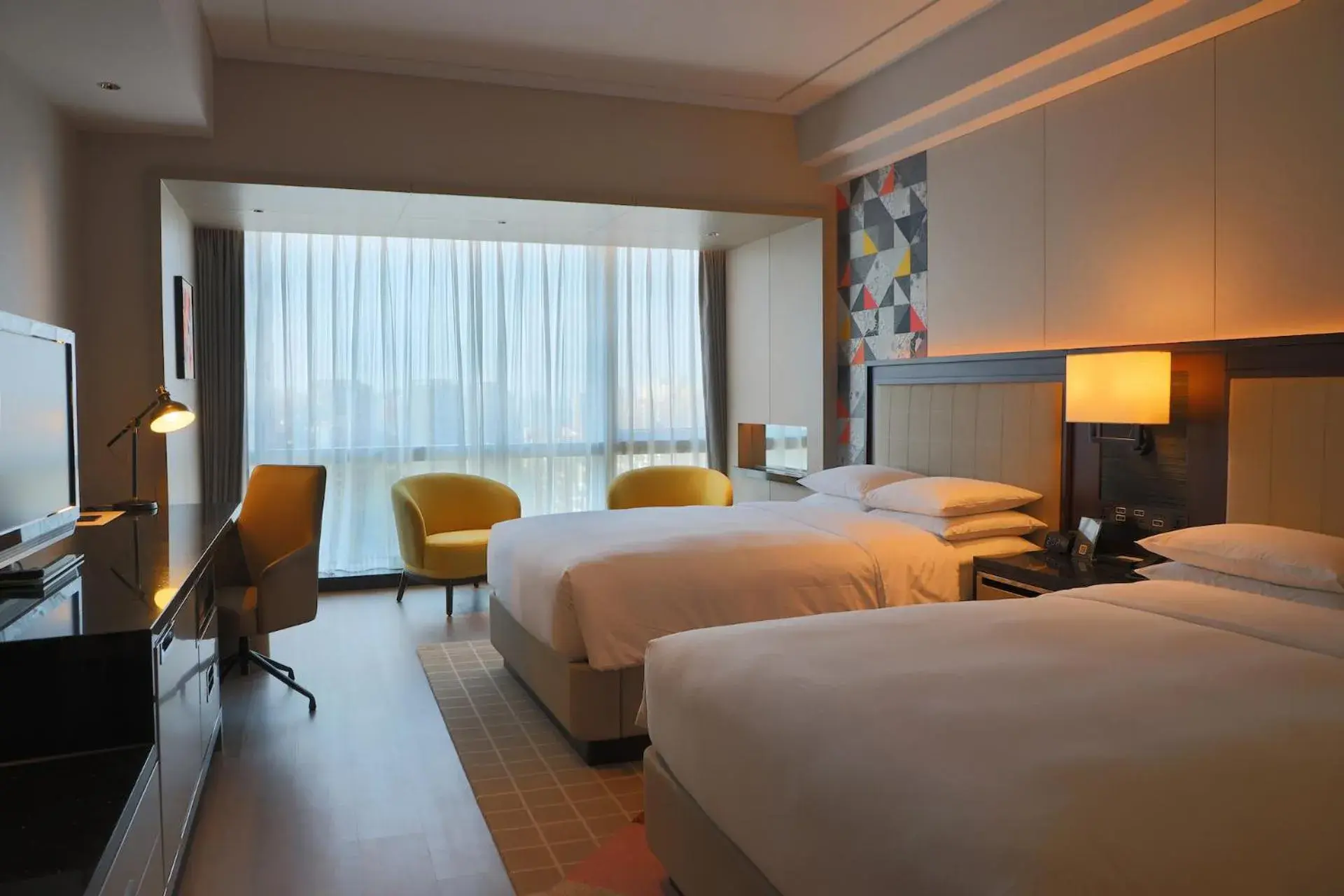 Business Deluxe Room, Guest room, 2 Twin Beds Room in Renaissance Beijing Capital Hotel Business Deluxe Room, Guest room, 2 Twin Beds Room in Renaissance Beijing Capital Hotel