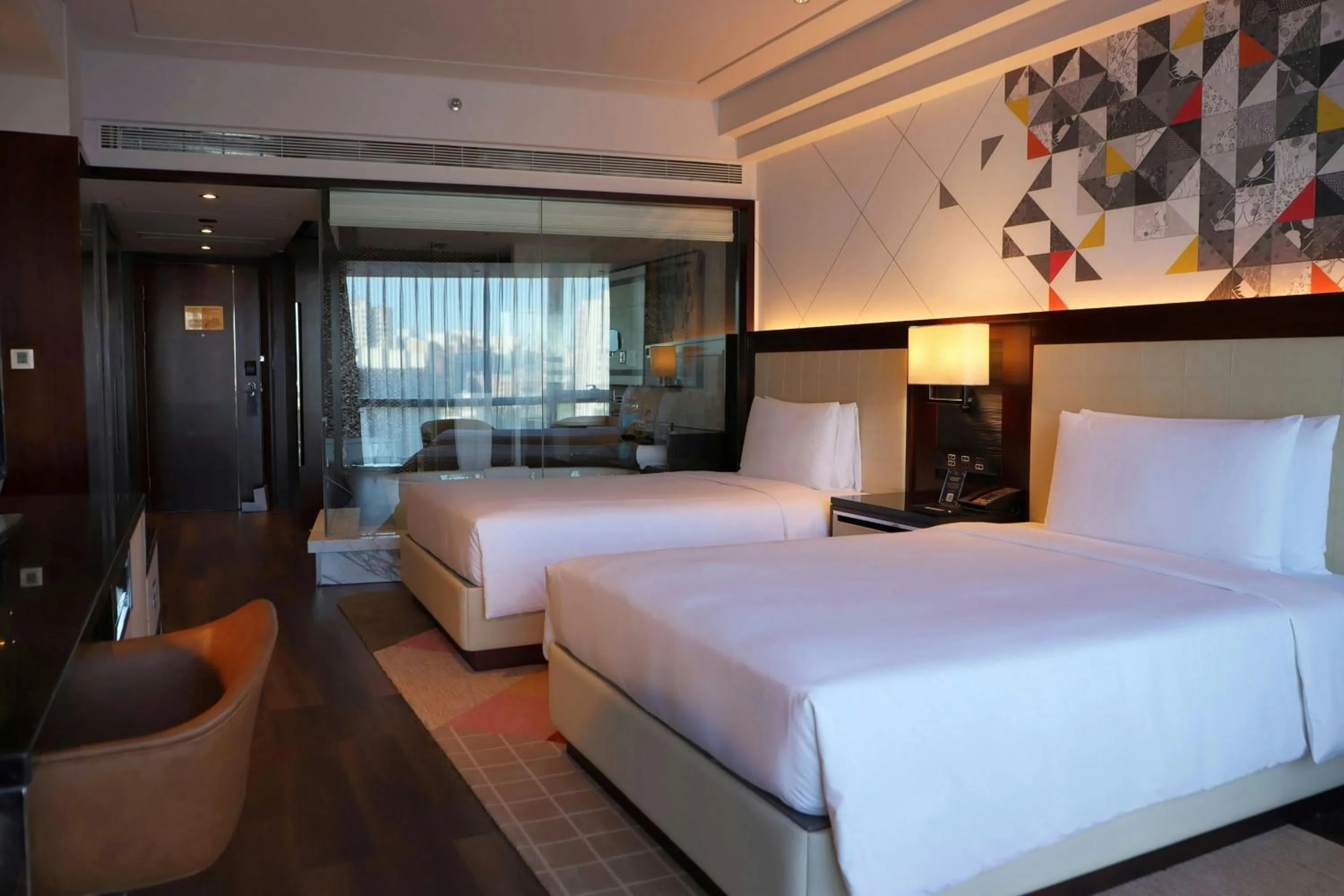 Photo of the whole room, Bed in Renaissance Beijing Capital Hotel